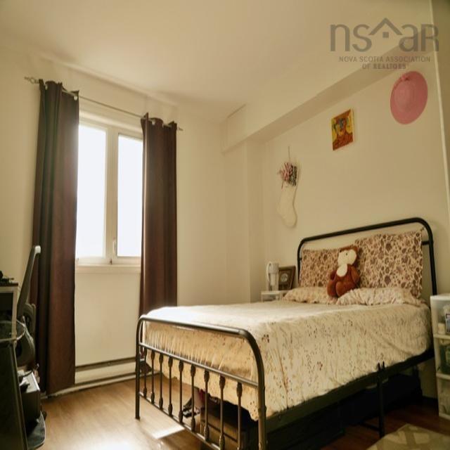 104 131 Farnham Gate Road photo #29