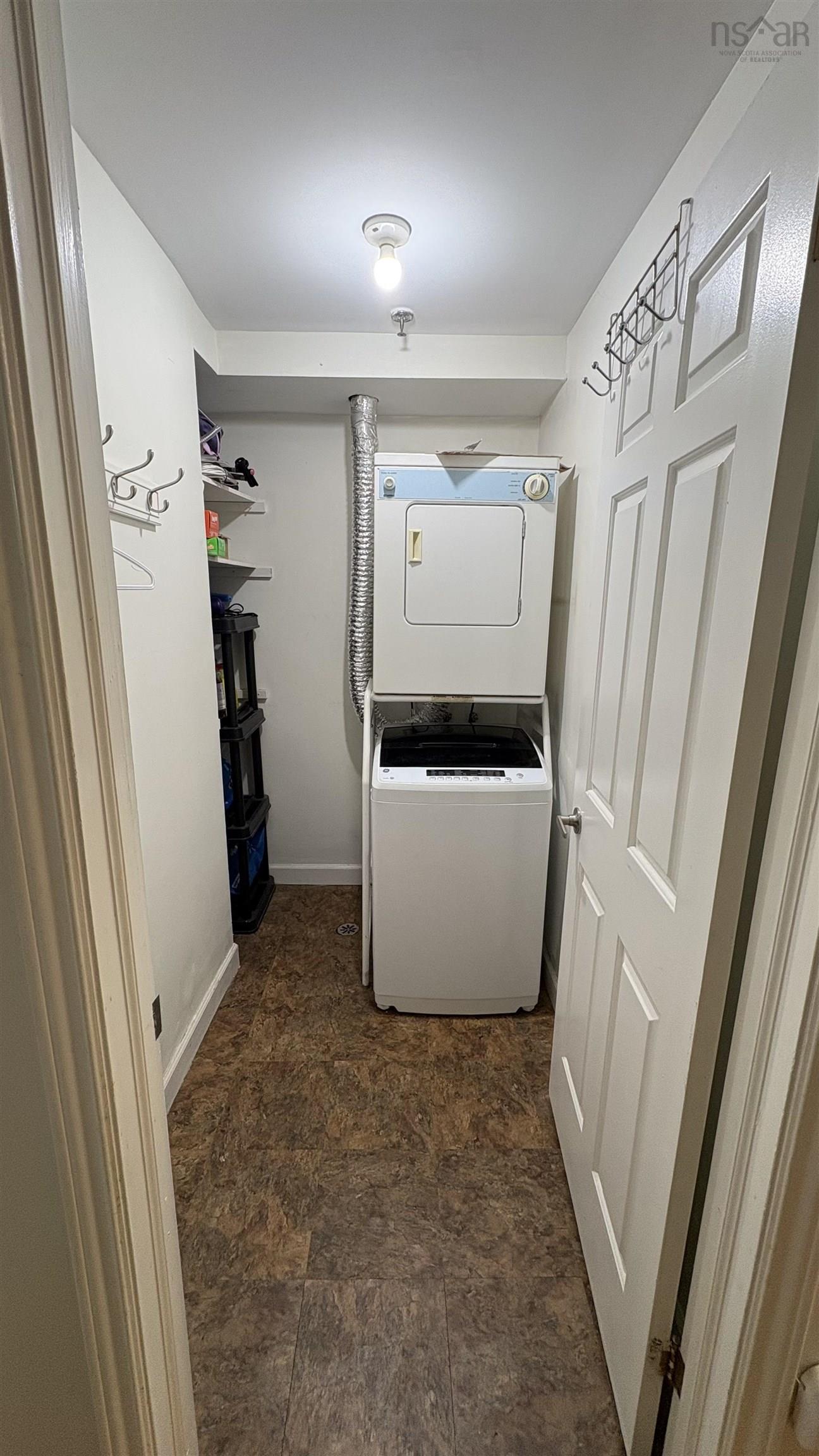 104 131 Farnham Gate Road photo #39