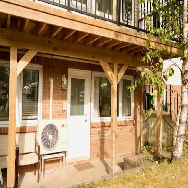 104 131 Farnham Gate Road photo #6