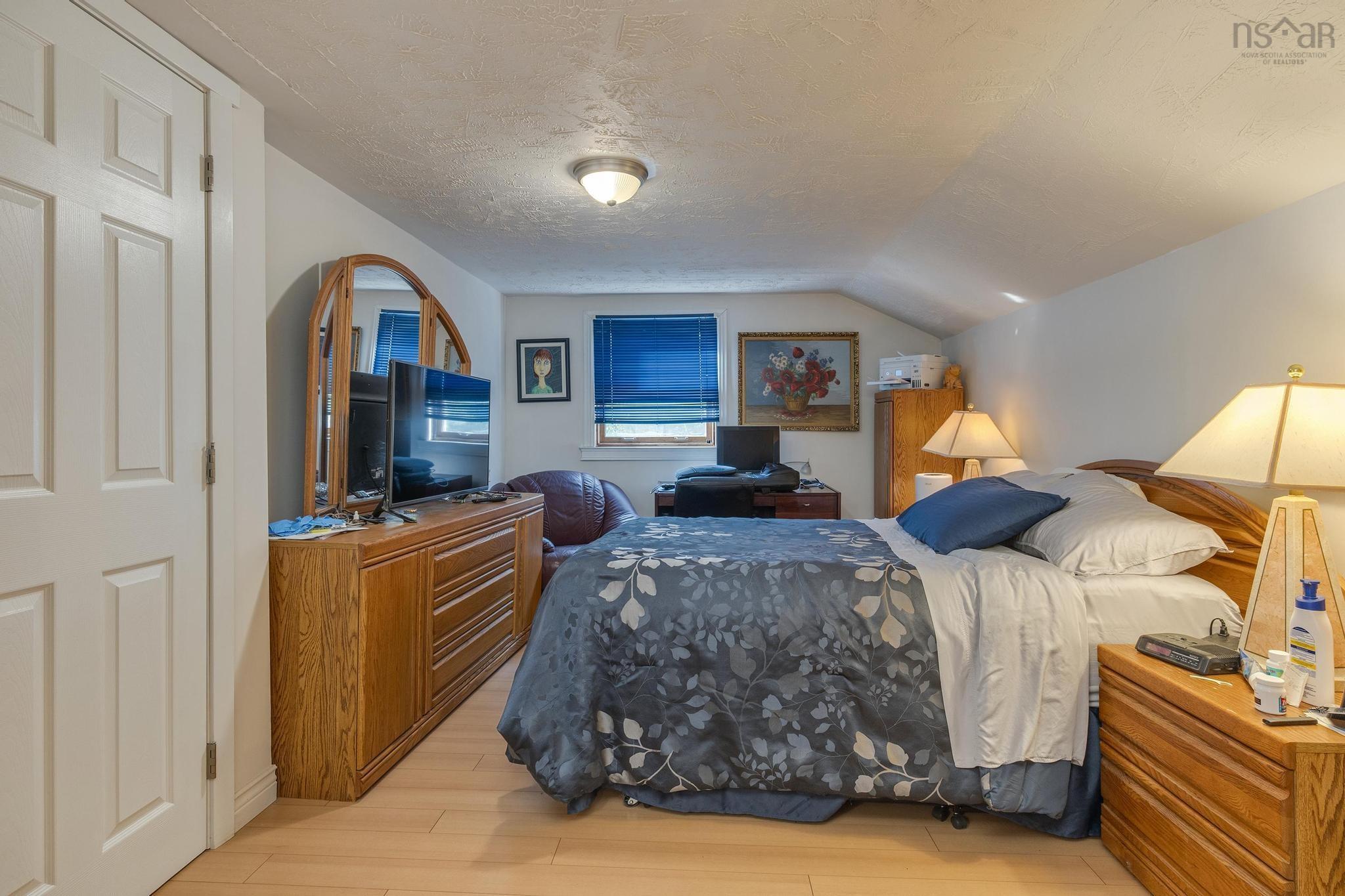 359 Waverley Road photo #39