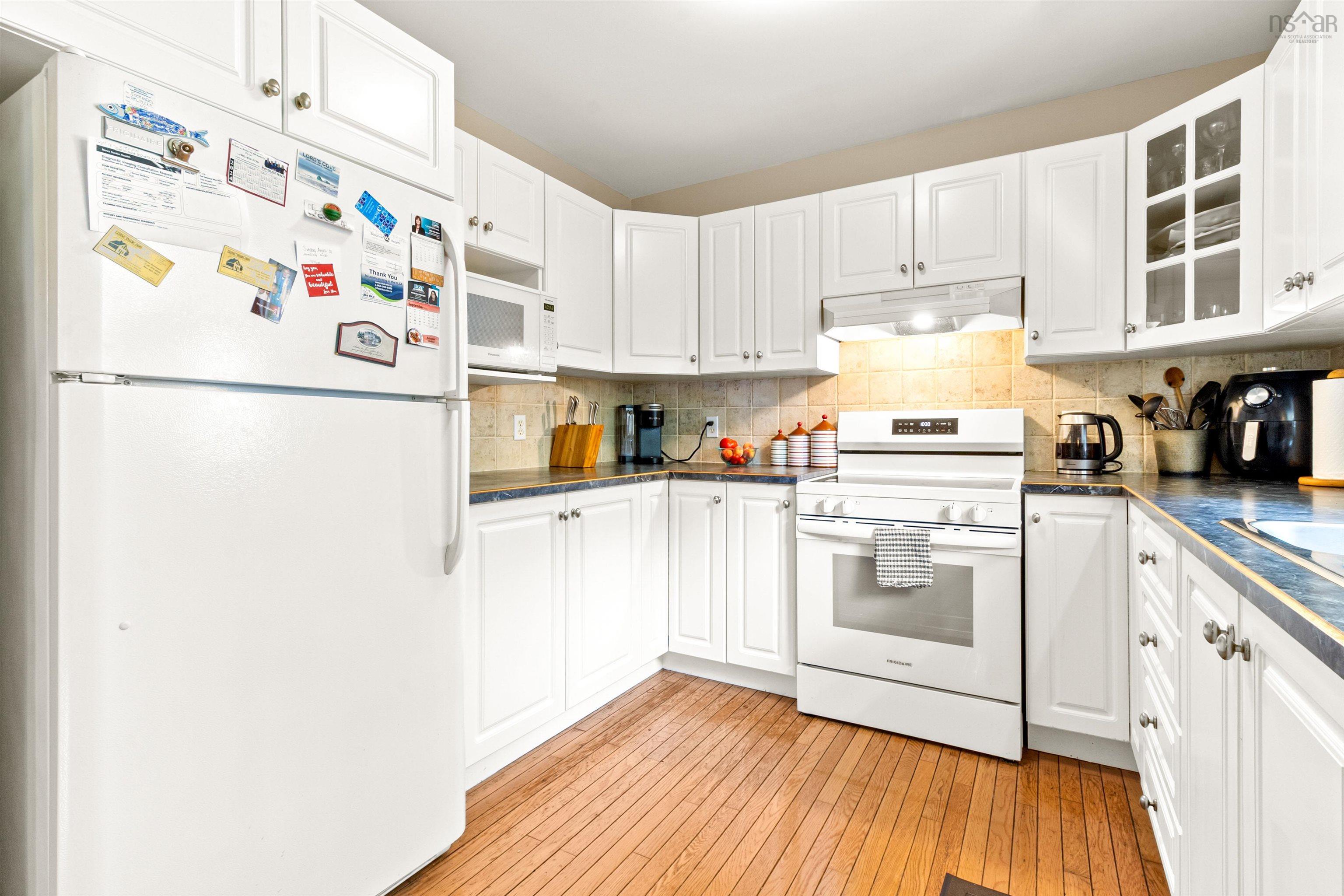 42 Canterbury Lane photo #13