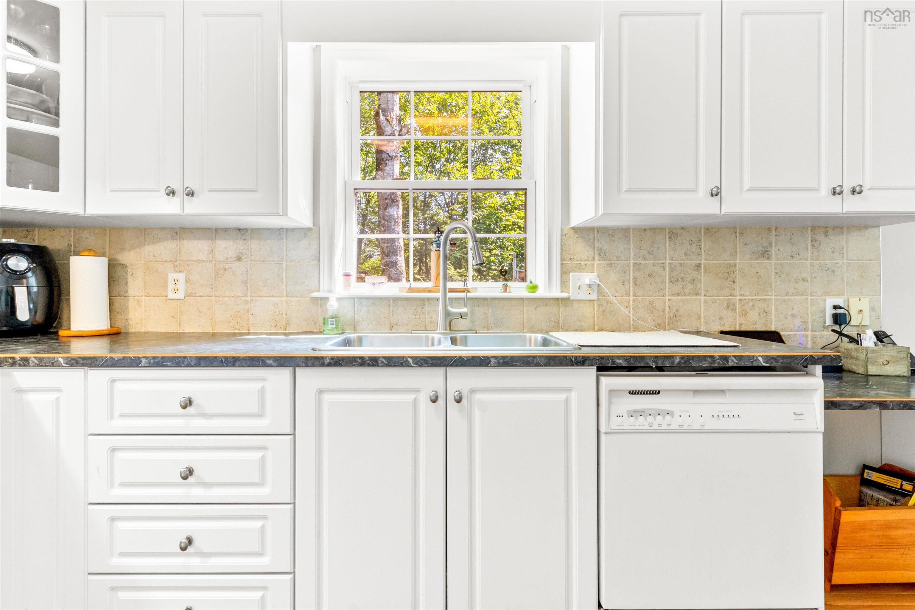 42 Canterbury Lane photo #14