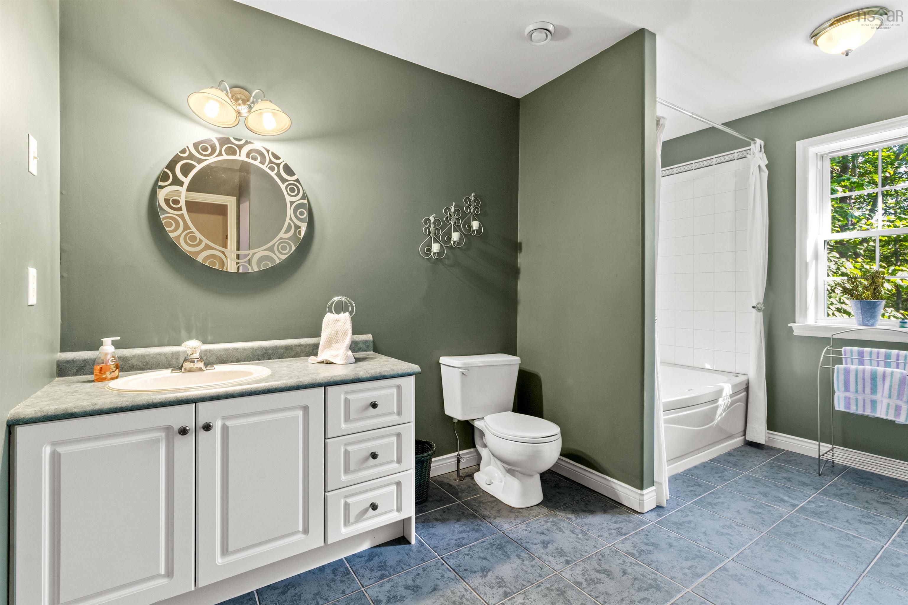 42 Canterbury Lane photo #15