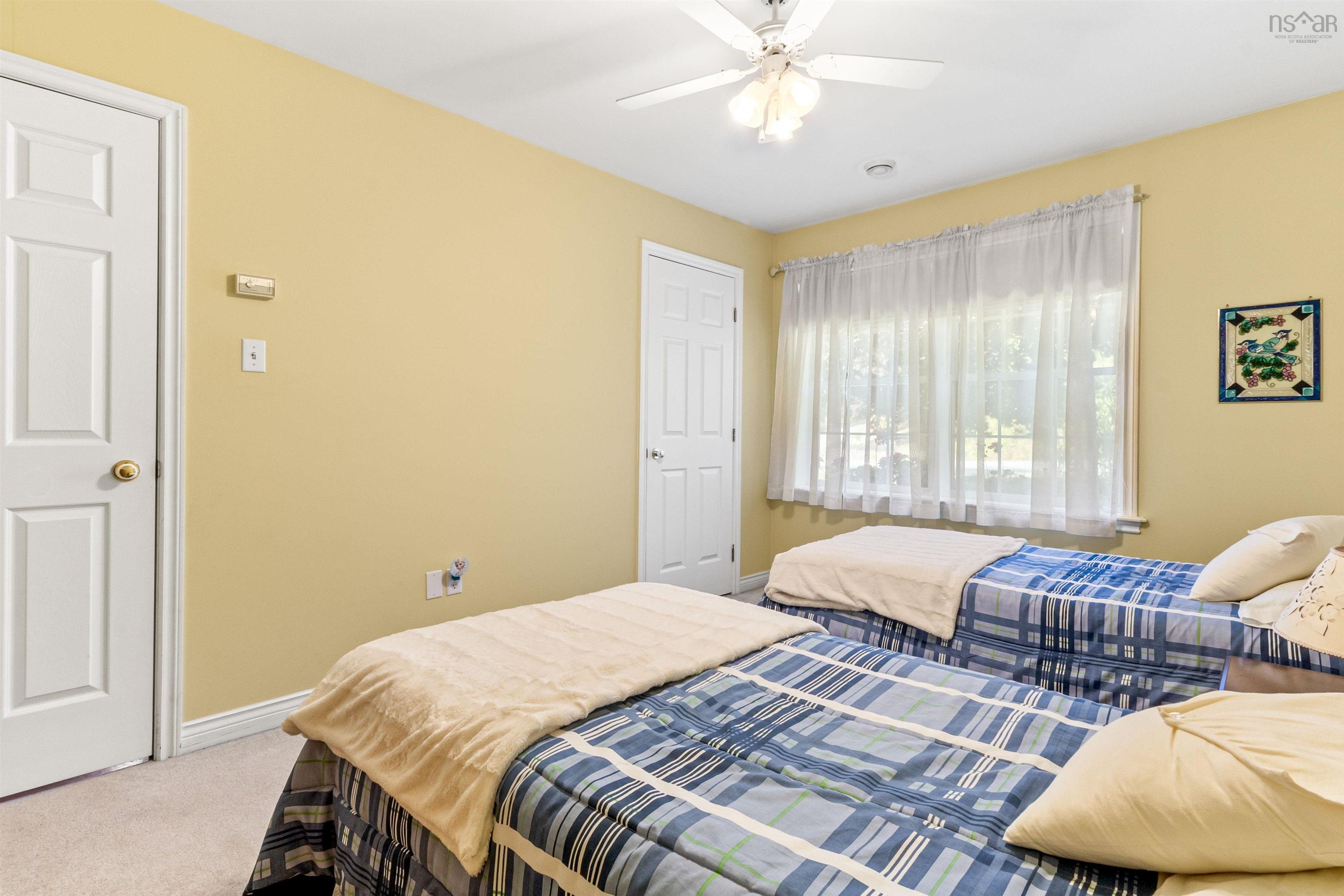 42 Canterbury Lane photo #22