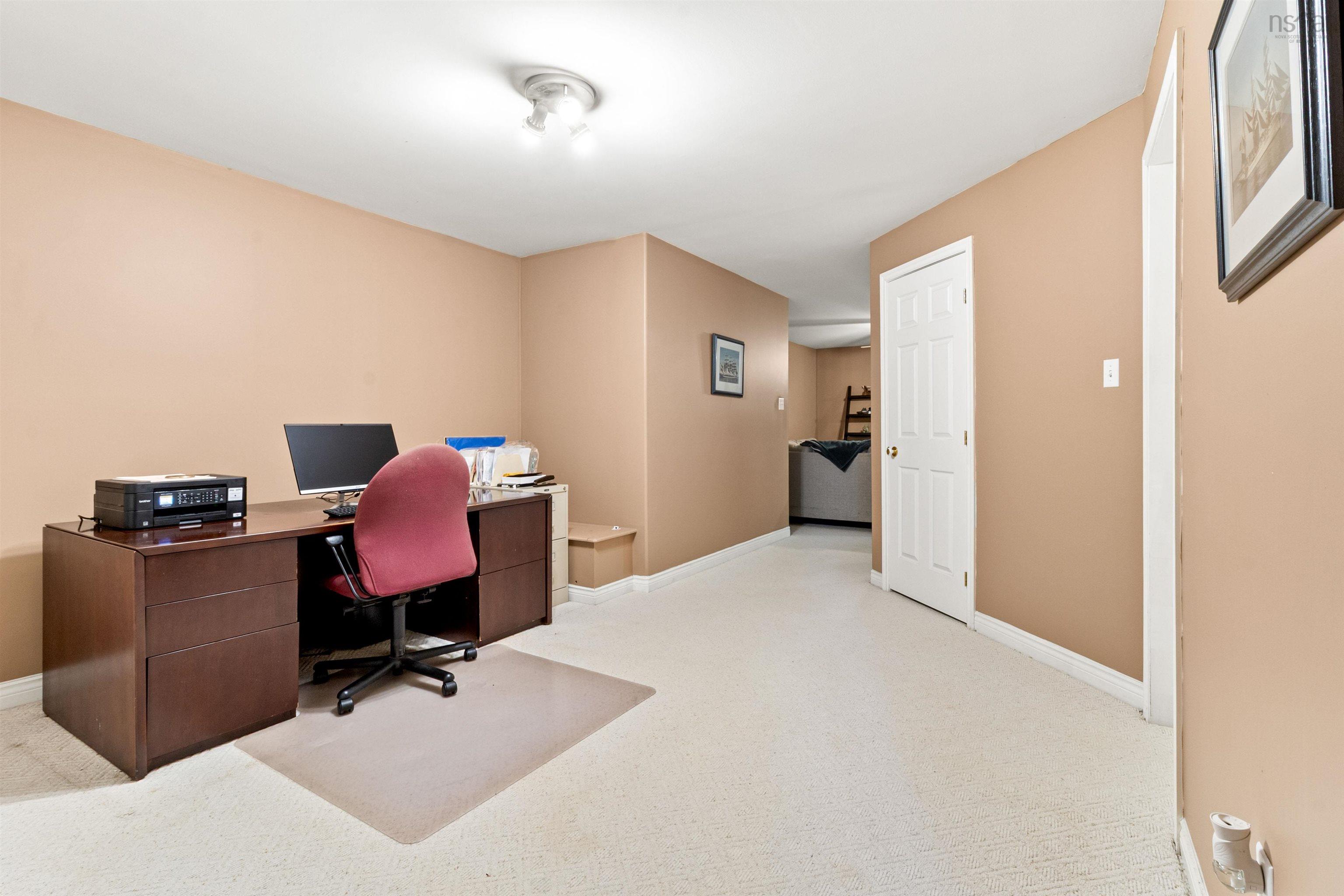 42 Canterbury Lane photo #28