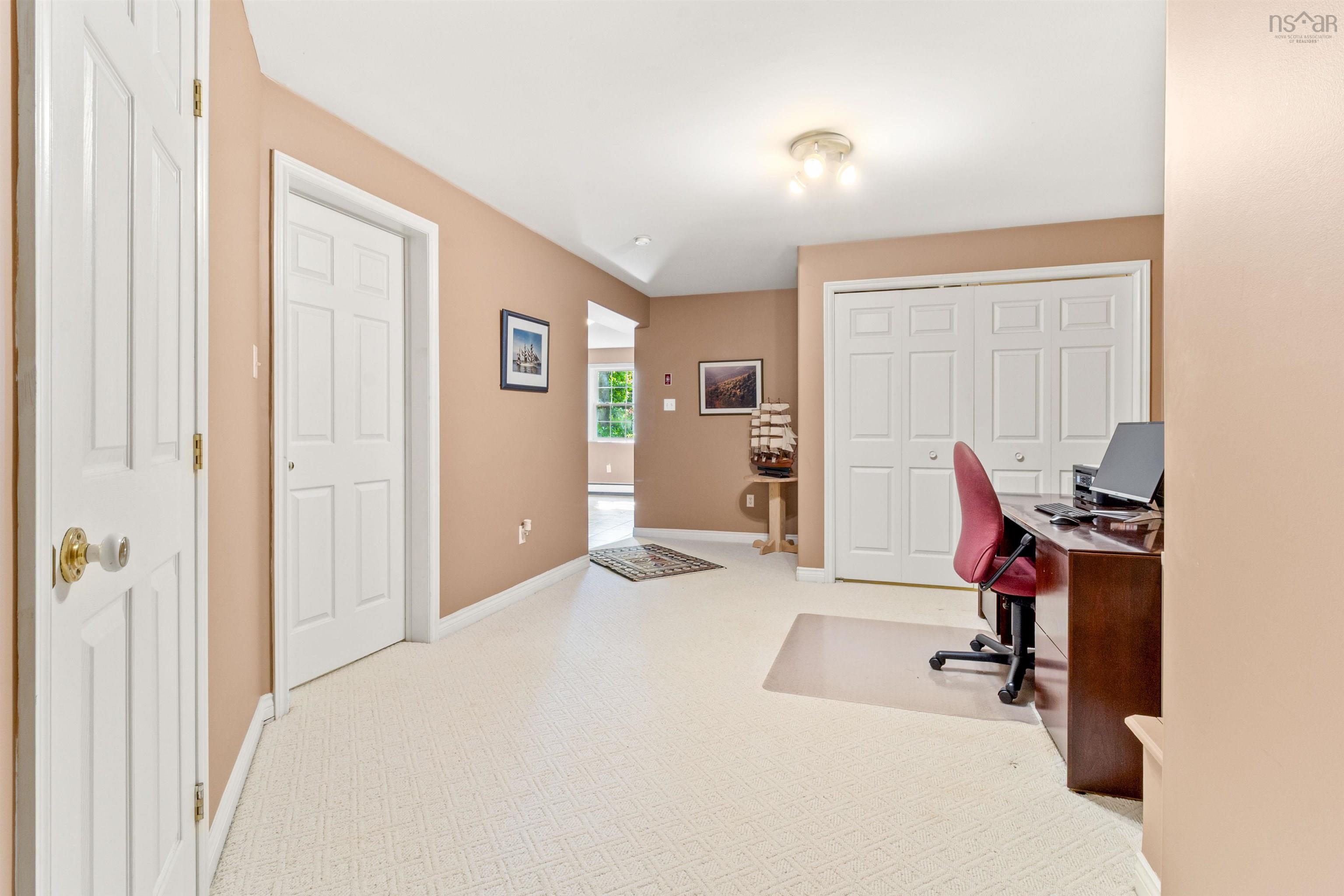 42 Canterbury Lane photo #29