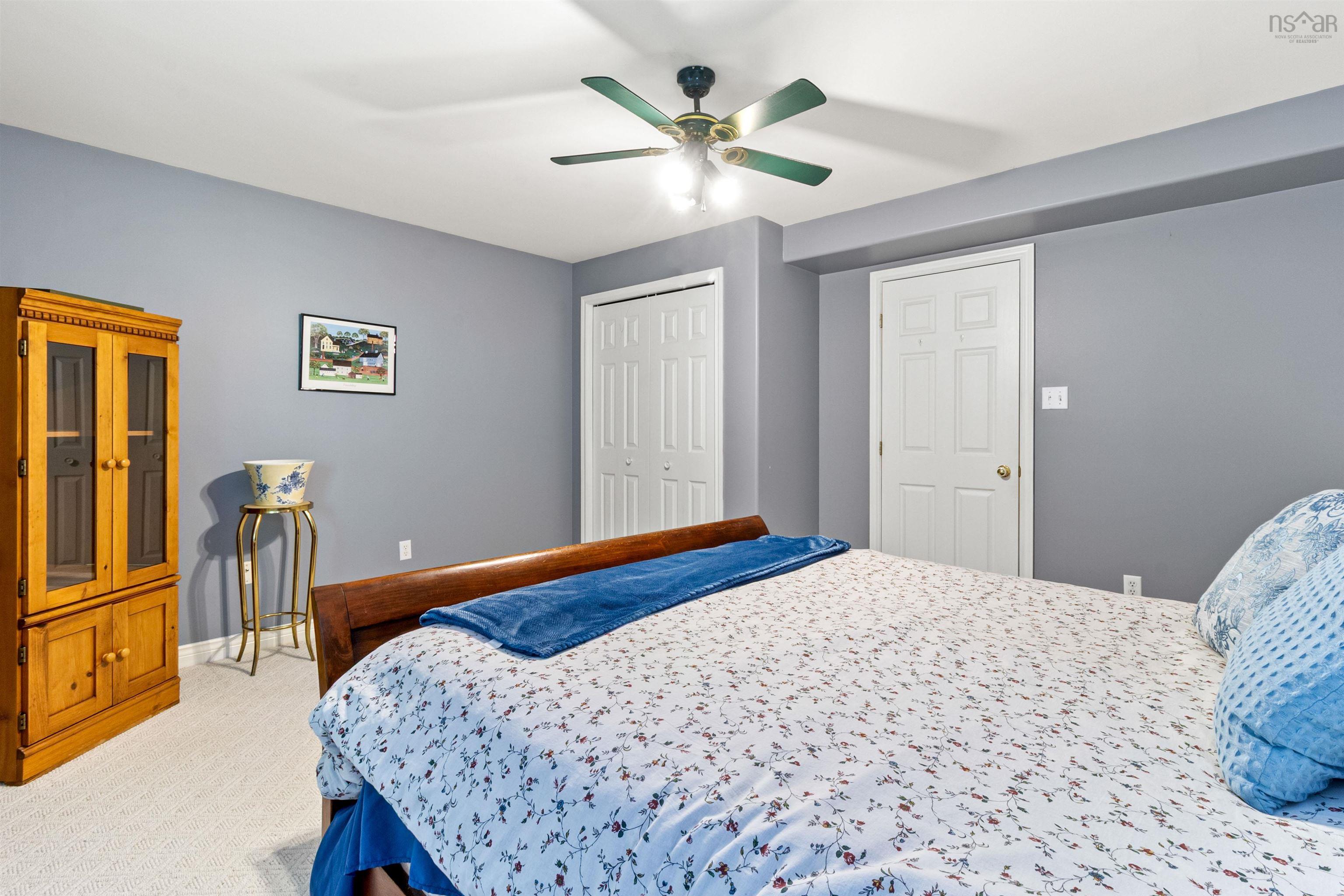 42 Canterbury Lane photo #31