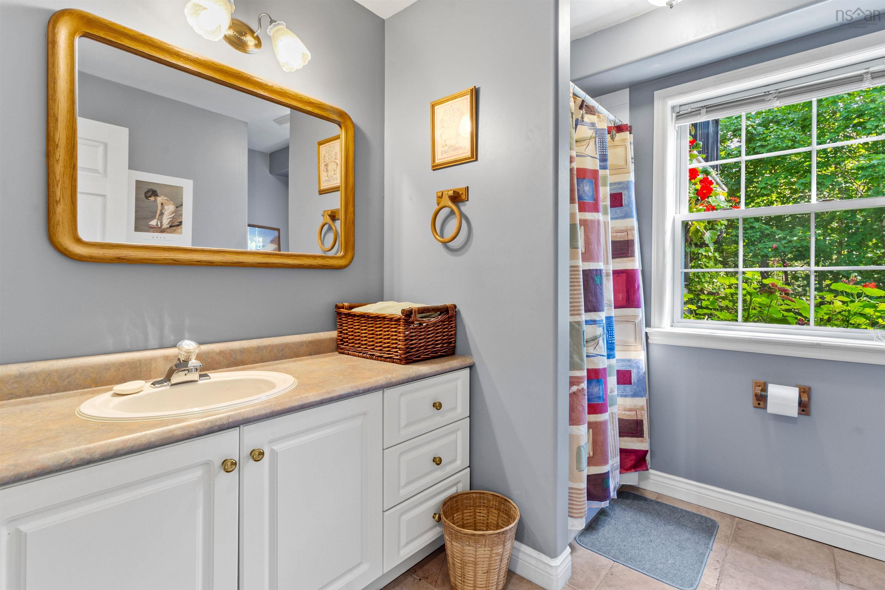 42 Canterbury Lane photo #32