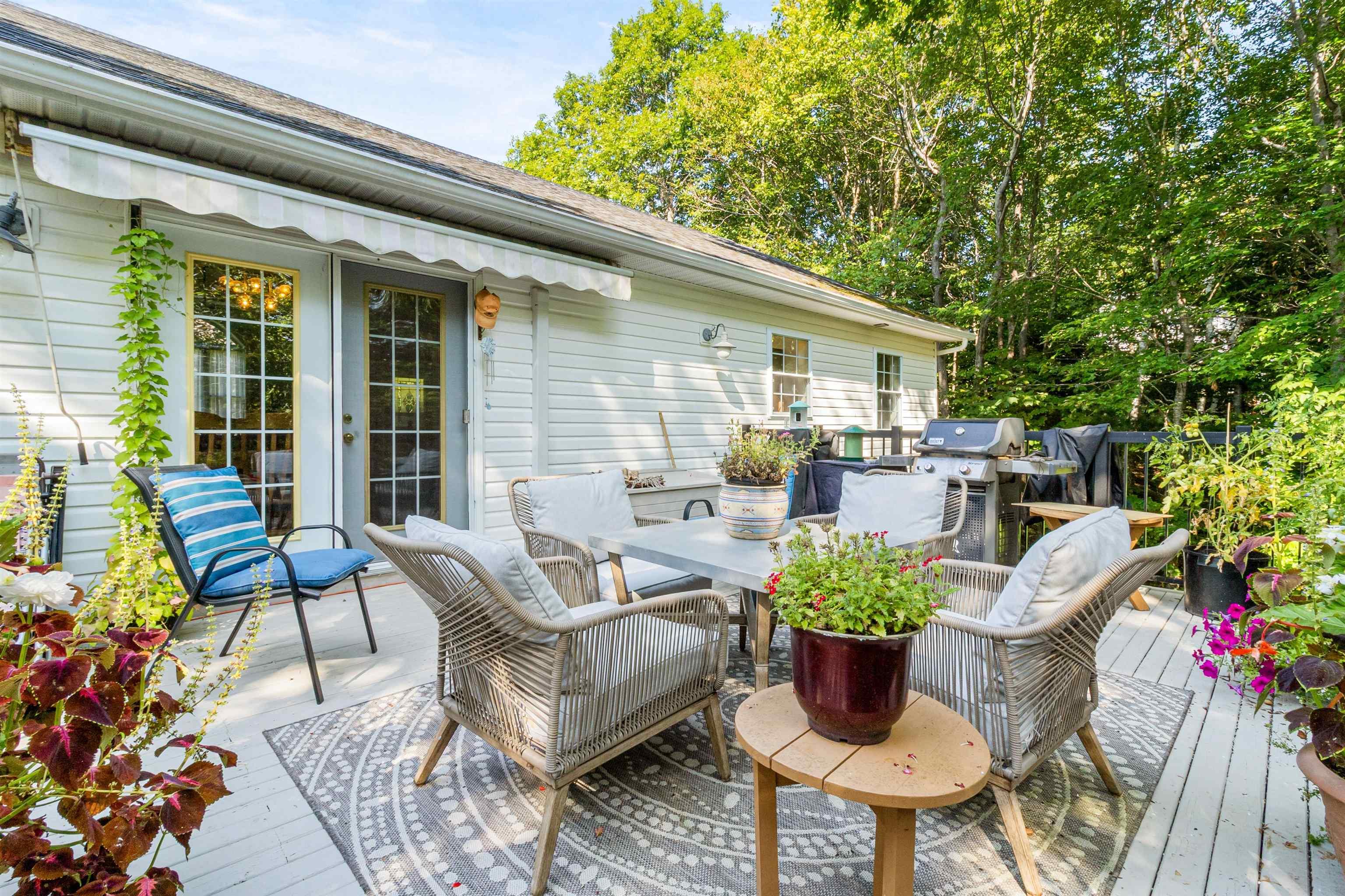 42 Canterbury Lane photo #36