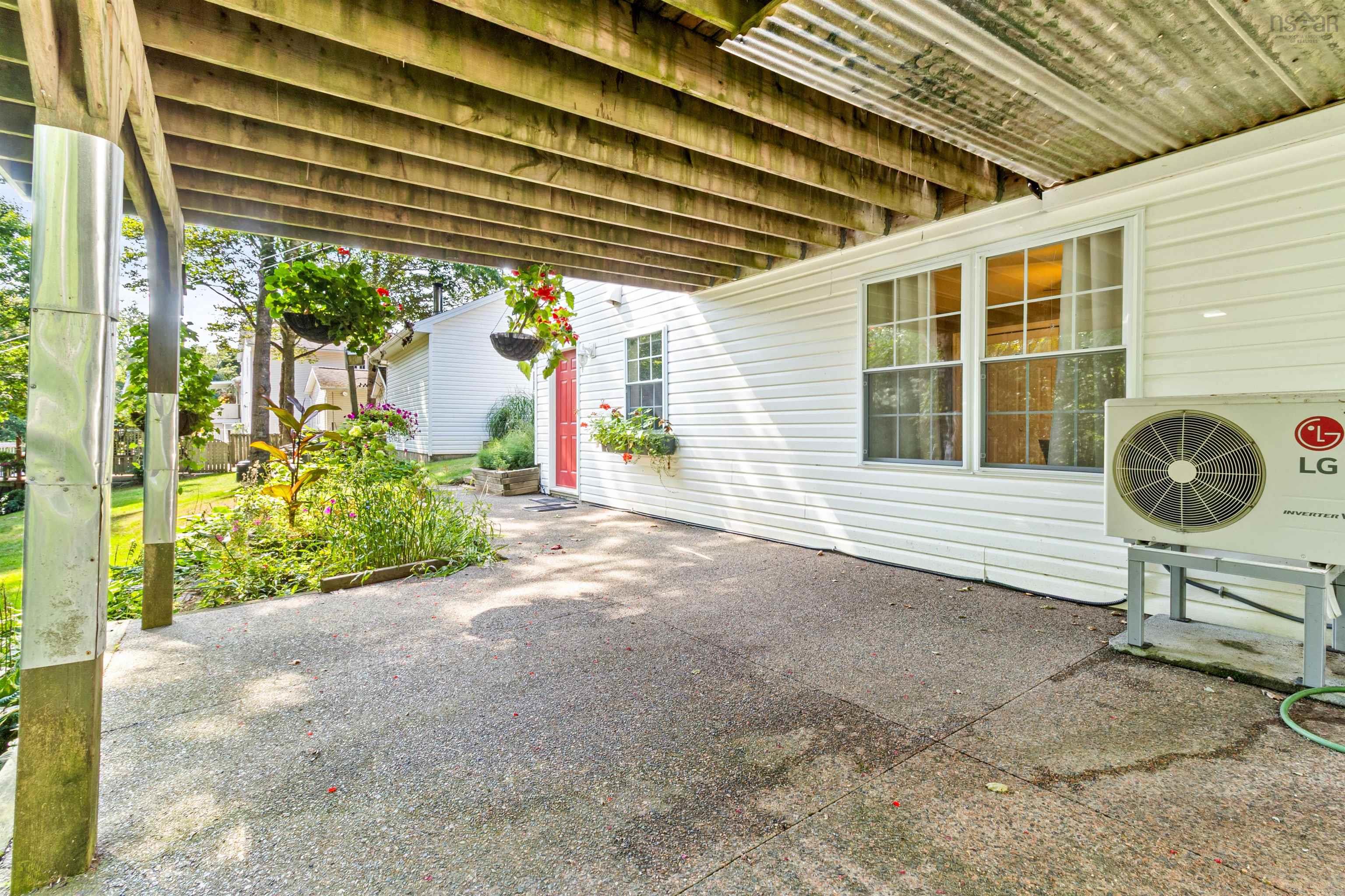 42 Canterbury Lane photo #37