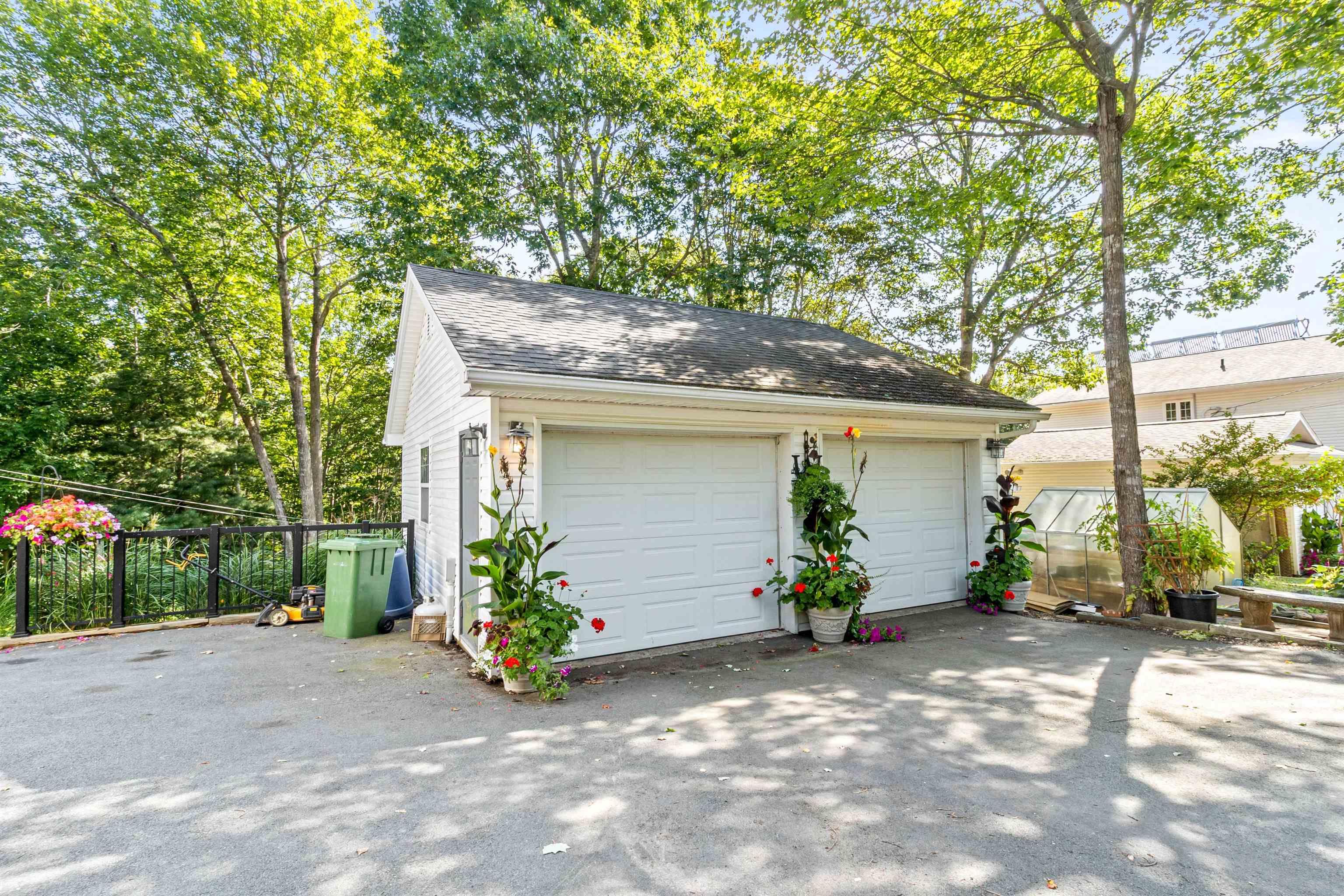 42 Canterbury Lane photo #38