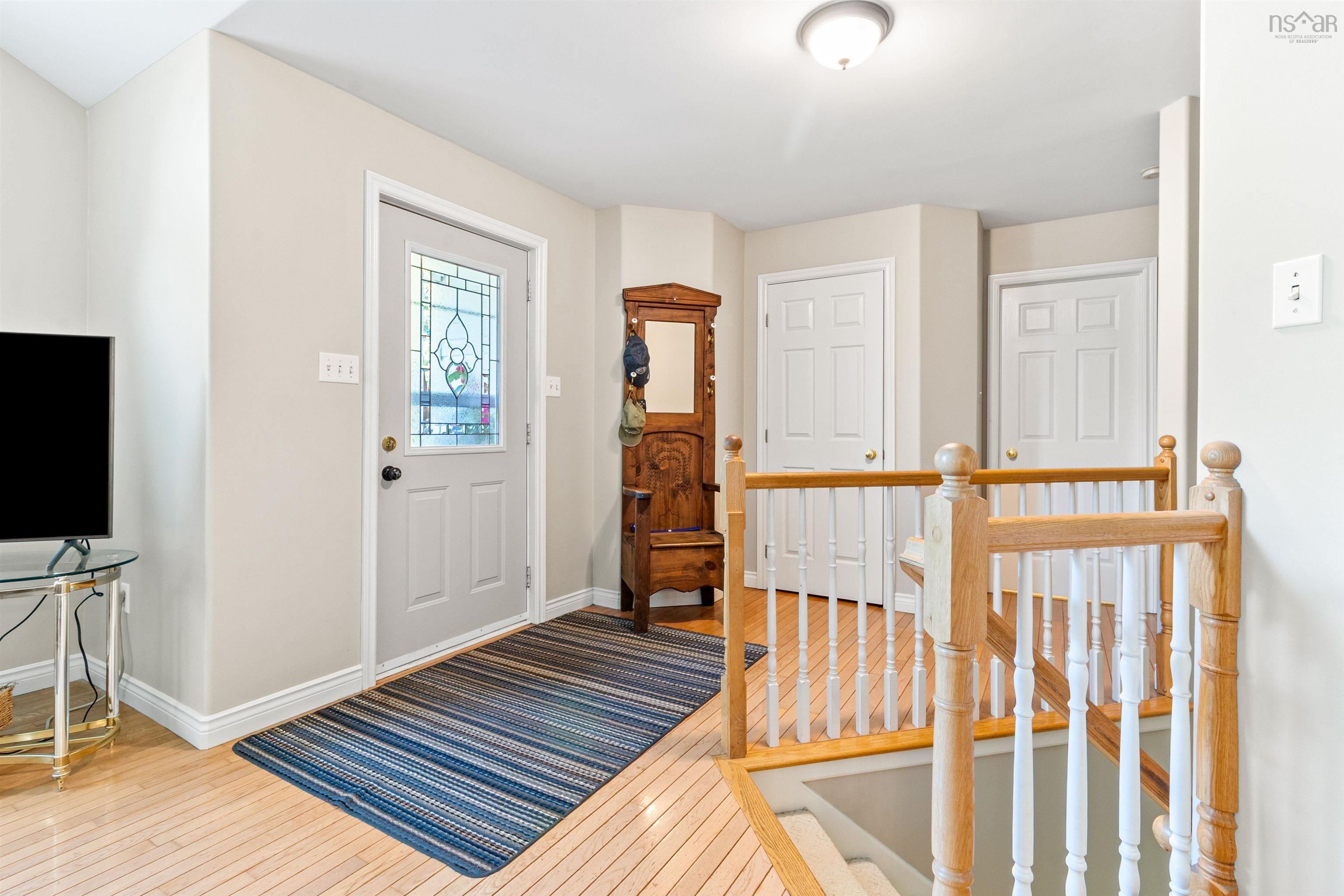 42 Canterbury Lane photo #5