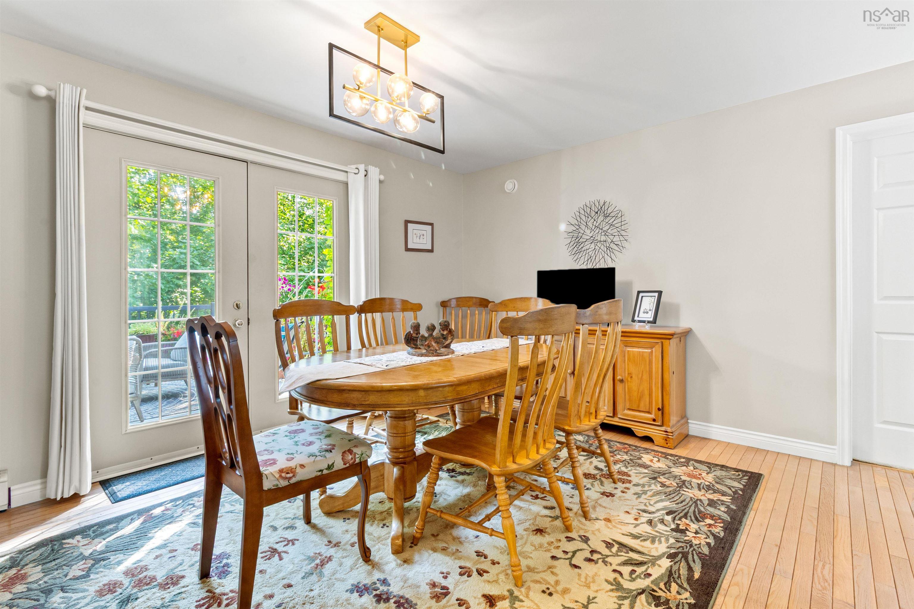 42 Canterbury Lane photo #9