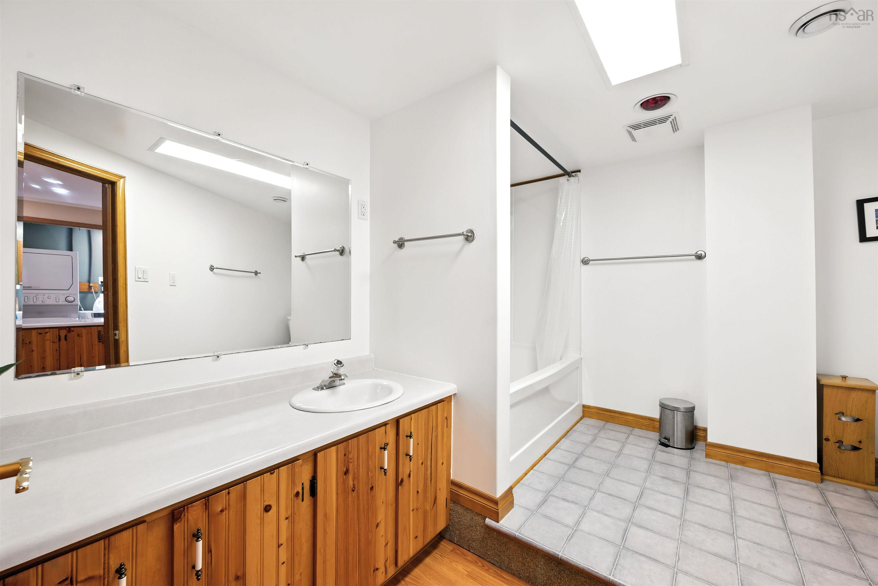 31 Seafarers Lane photo #22