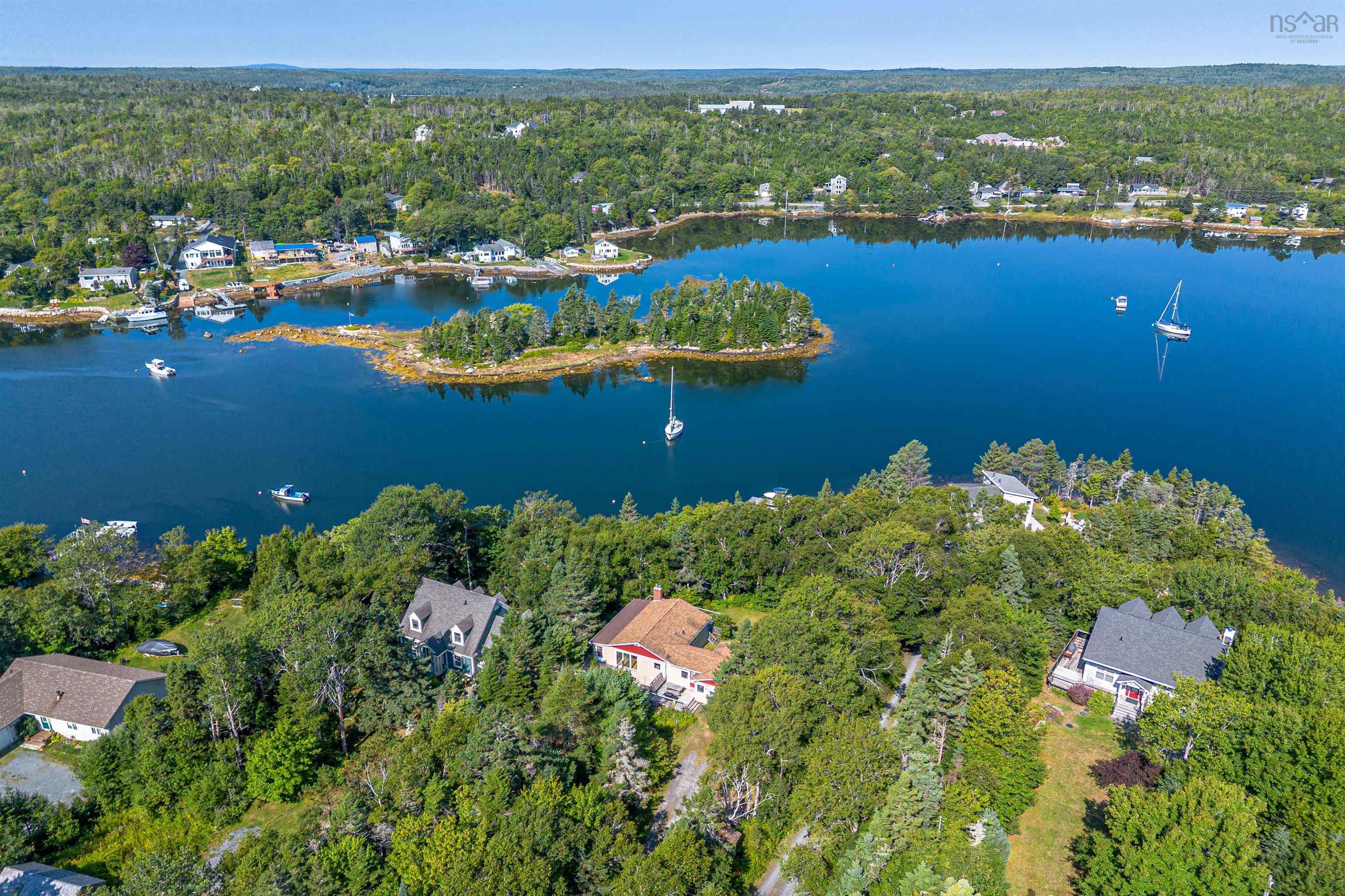 31 Seafarers Lane photo #35