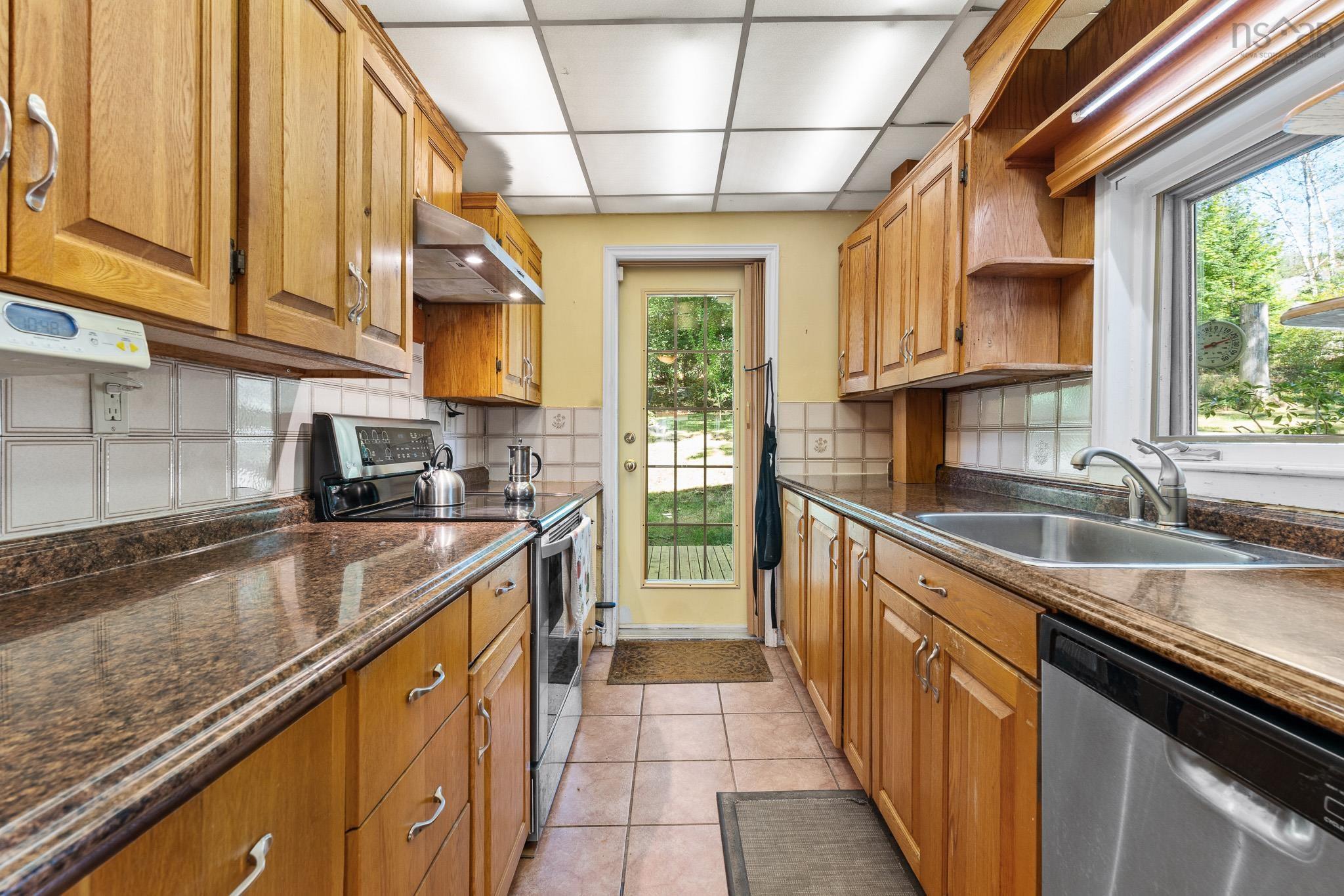 8 Emmerson Street photo #13