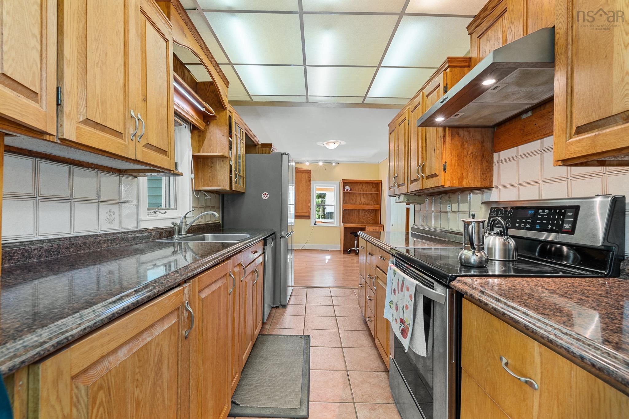 8 Emmerson Street photo #14