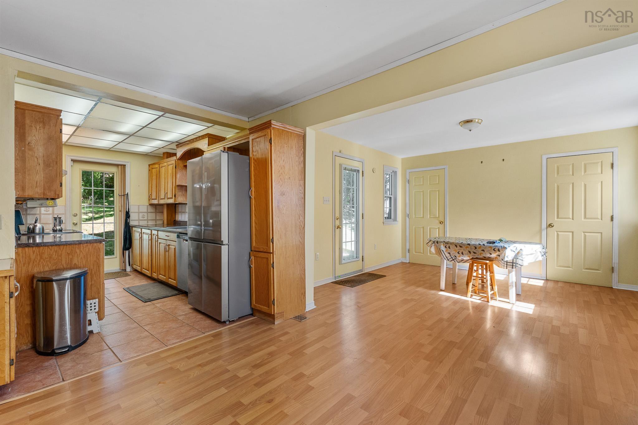 8 Emmerson Street photo #15