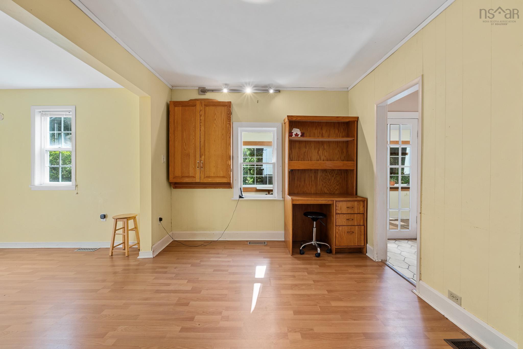 8 Emmerson Street photo #17