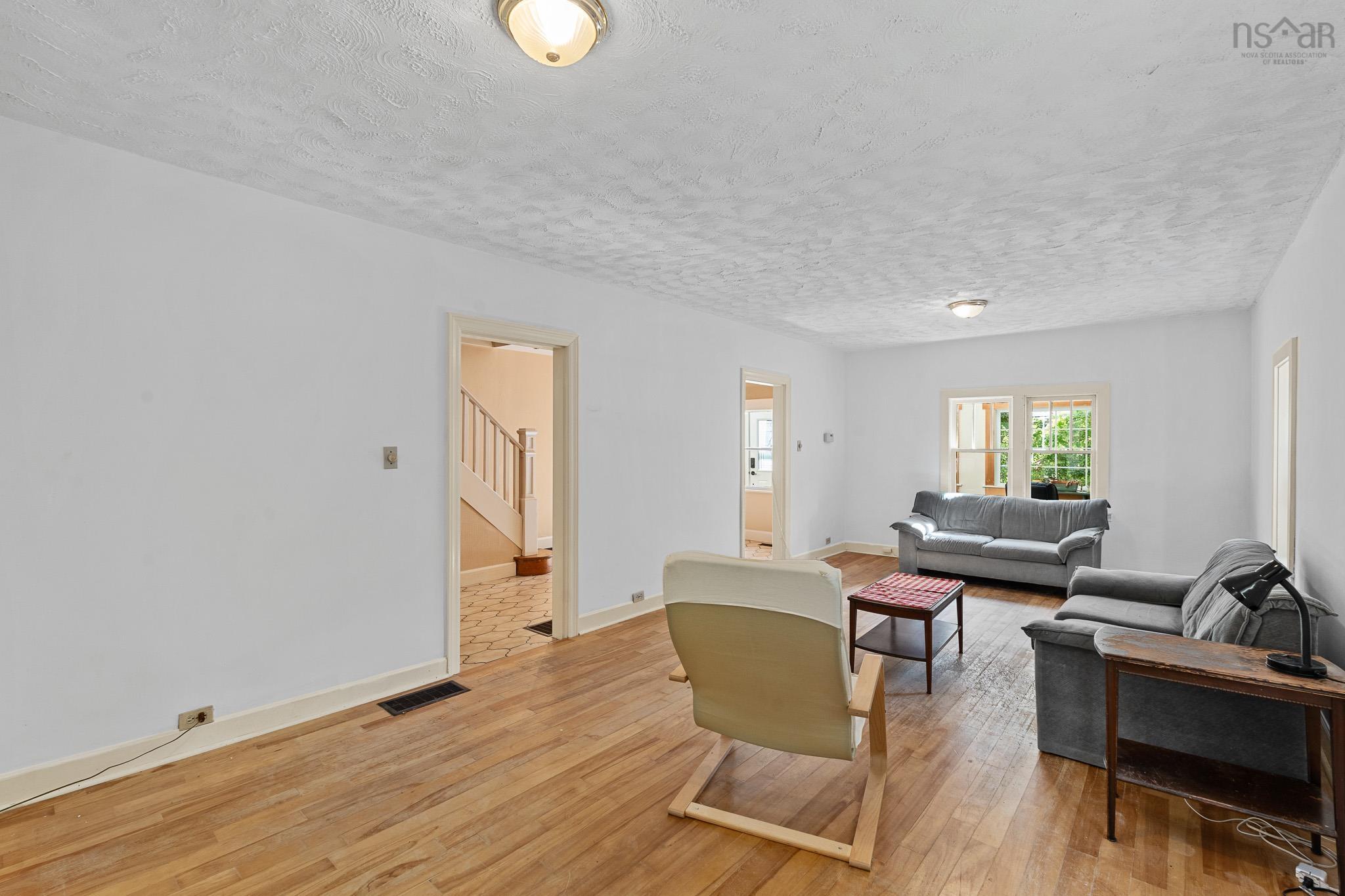 8 Emmerson Street photo #24