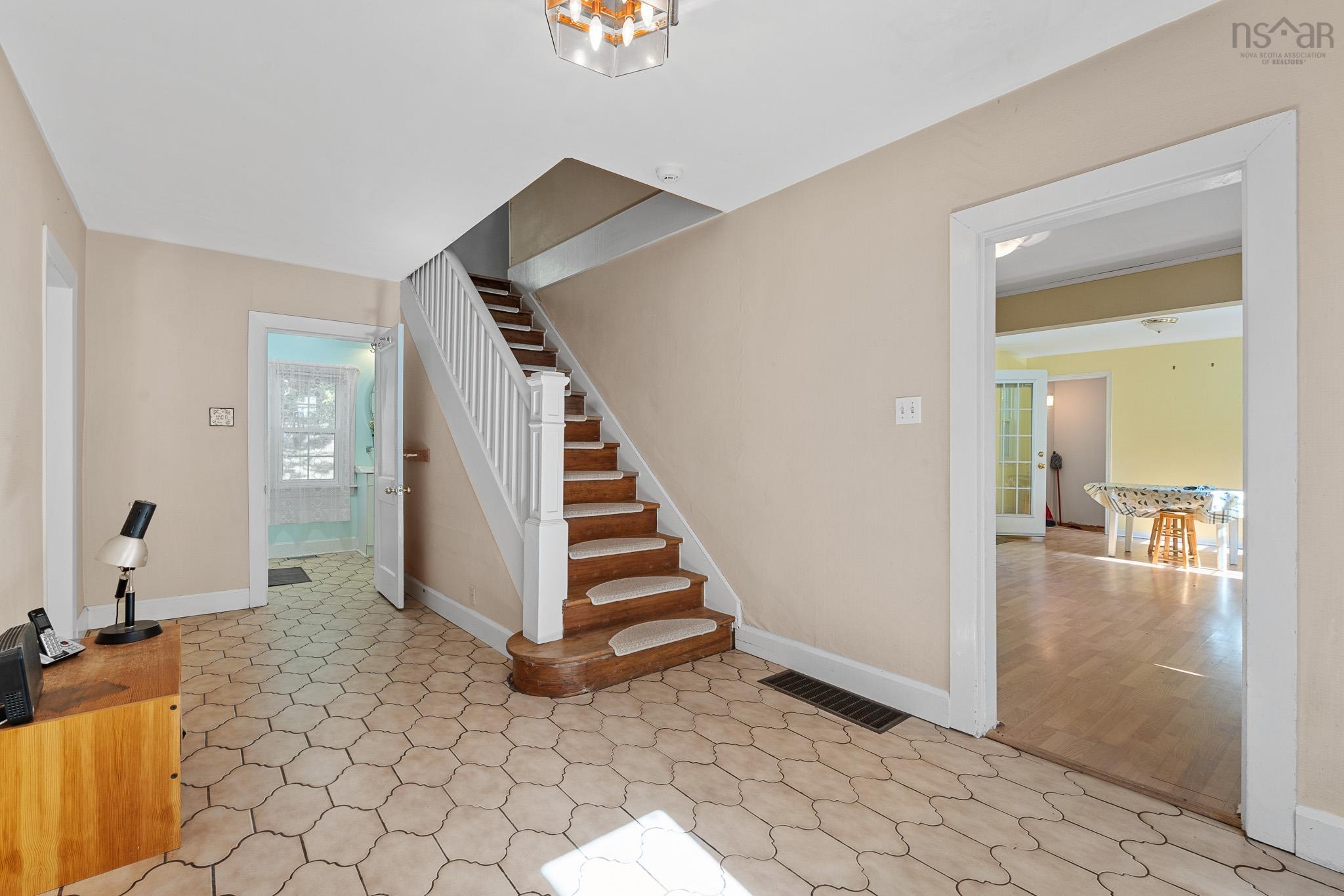 8 Emmerson Street photo #25