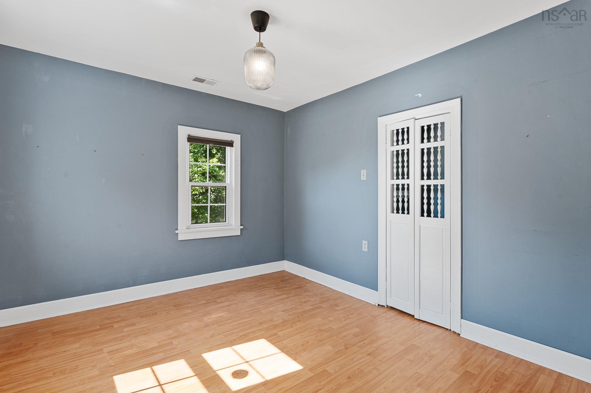 8 Emmerson Street photo #33