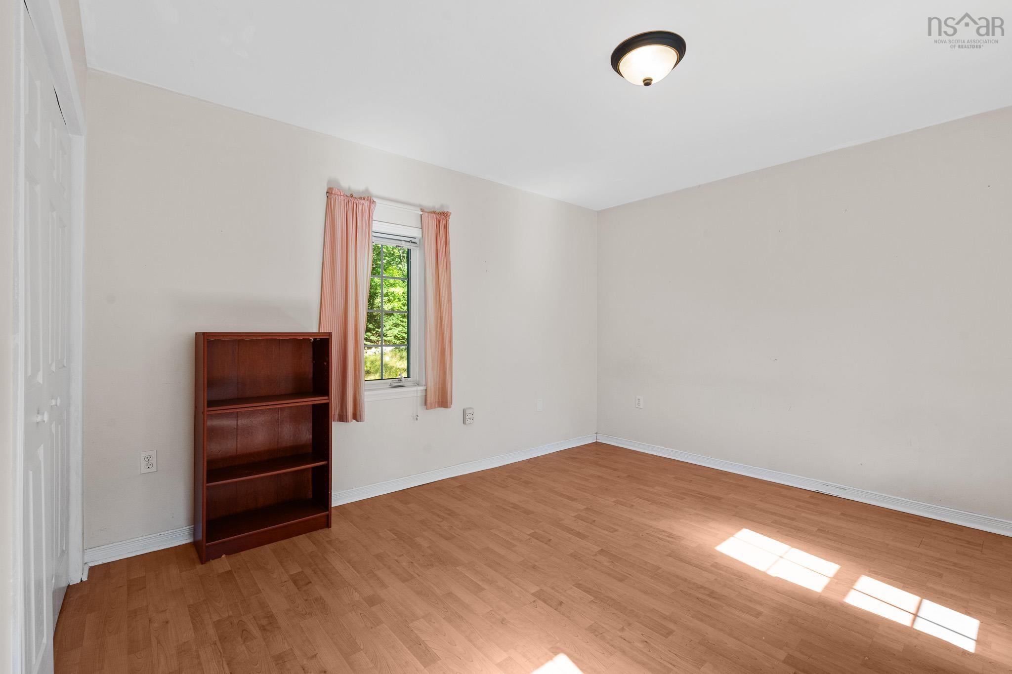 8 Emmerson Street photo #34