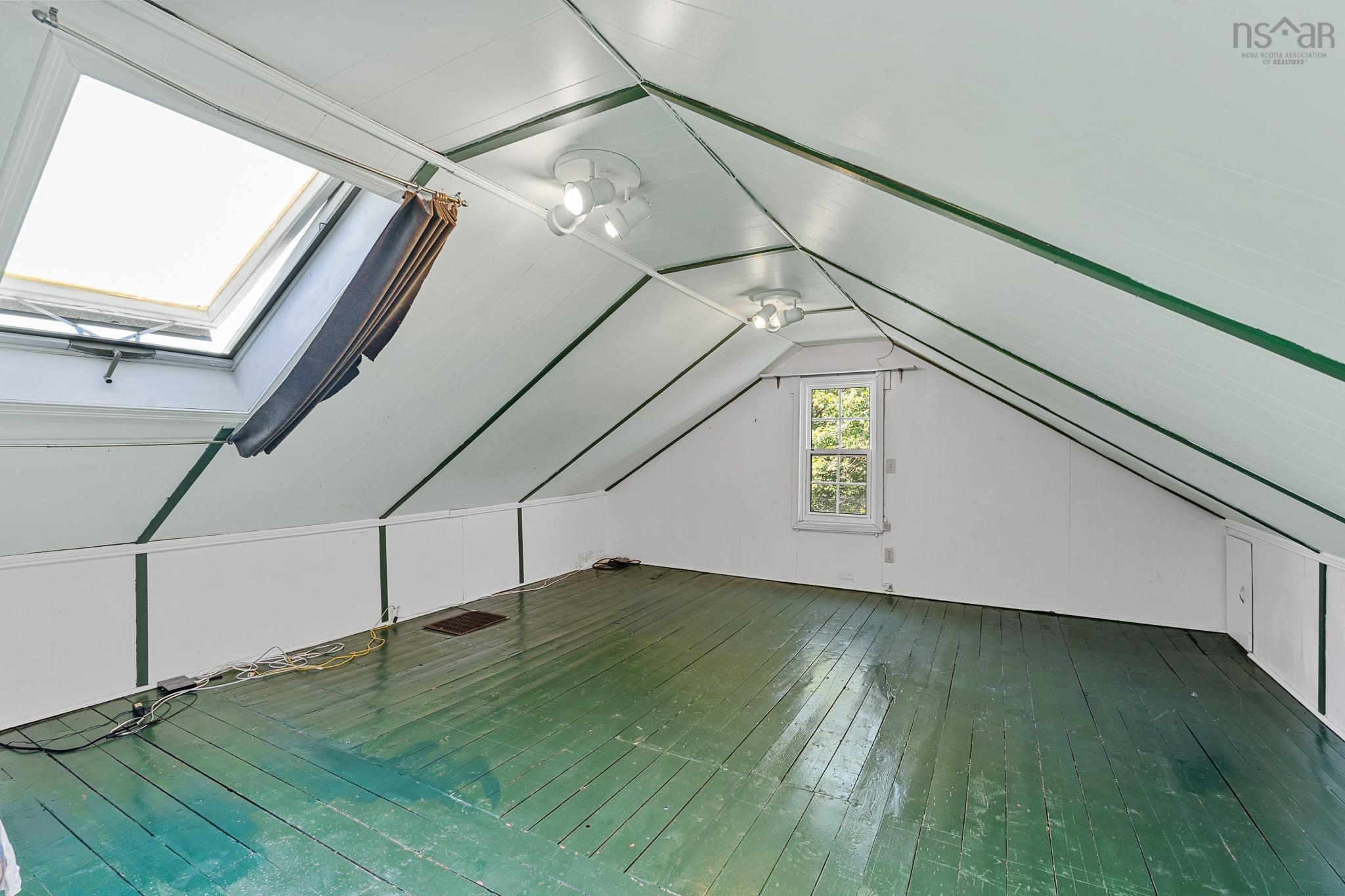 8 Emmerson Street photo #37