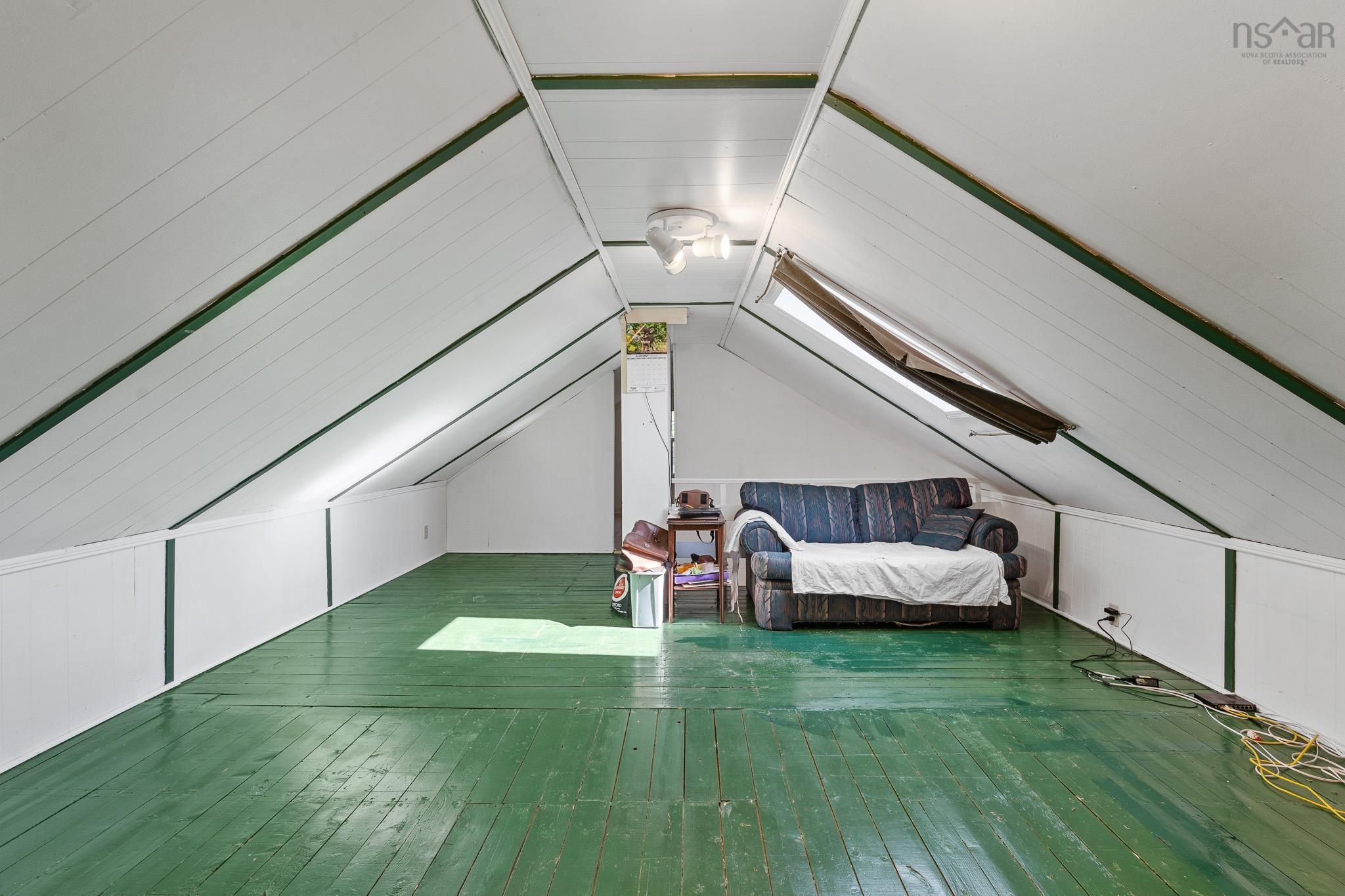 8 Emmerson Street photo #38