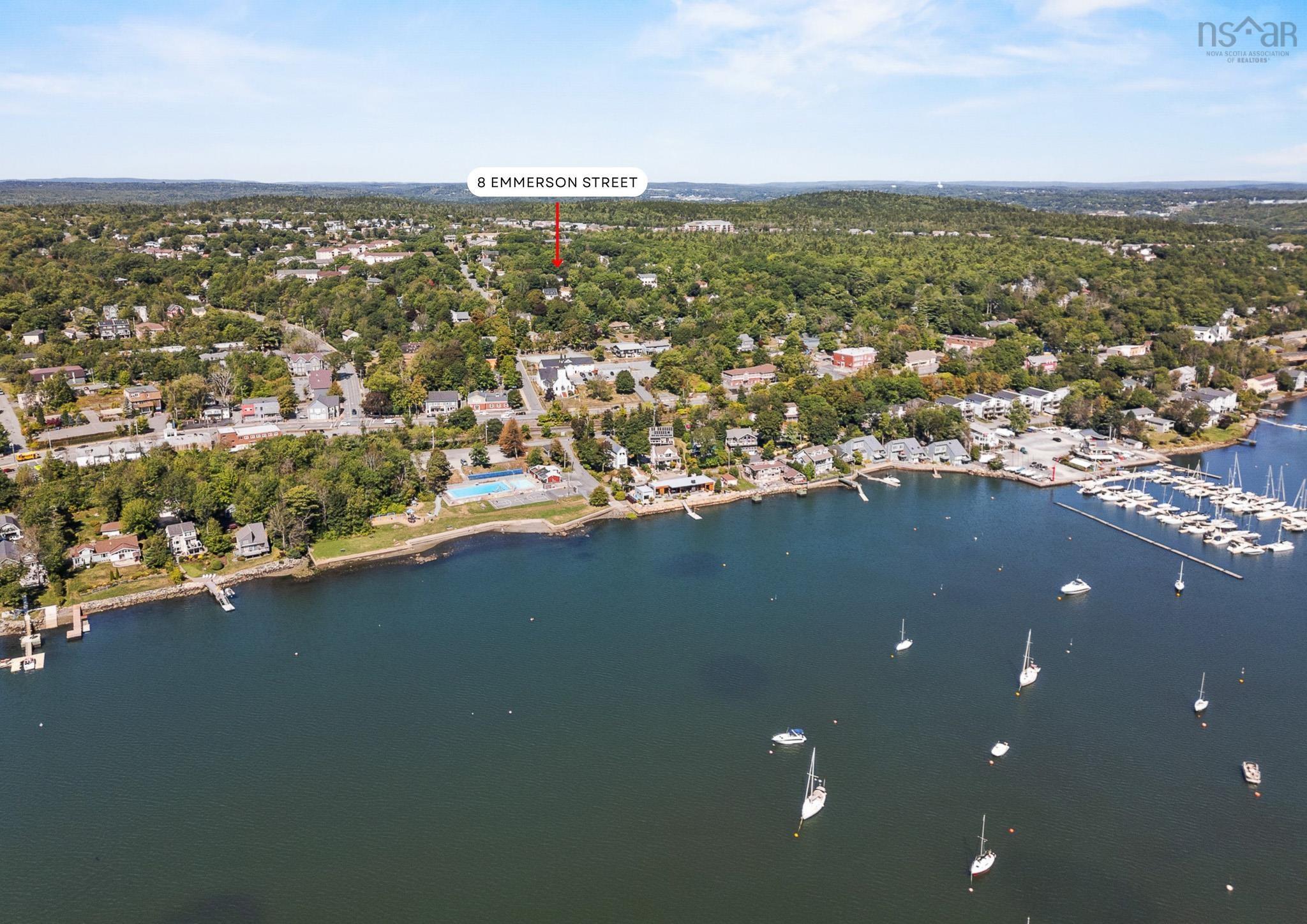 8 Emmerson Street photo #42