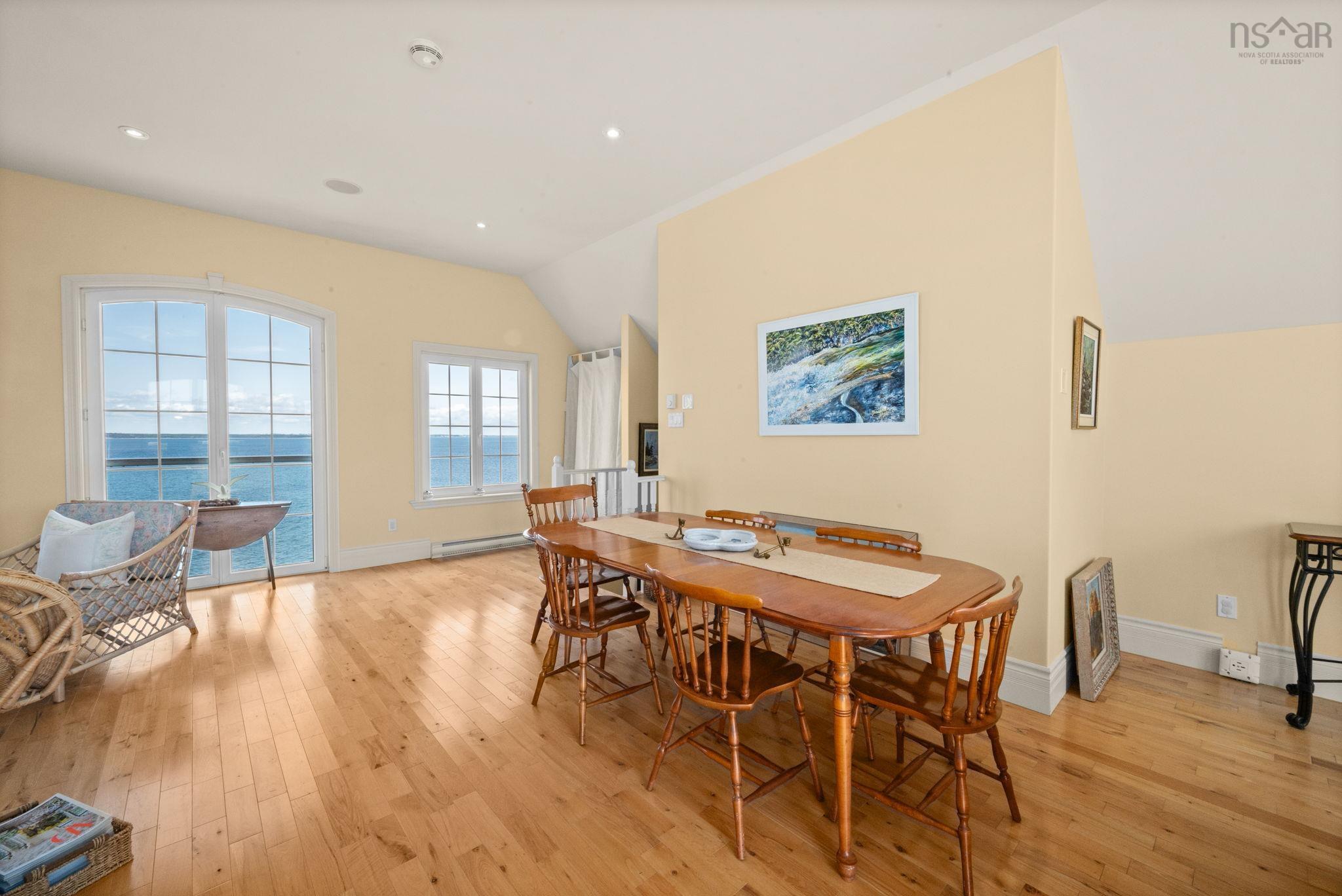 73 Kestrel Court photo #39