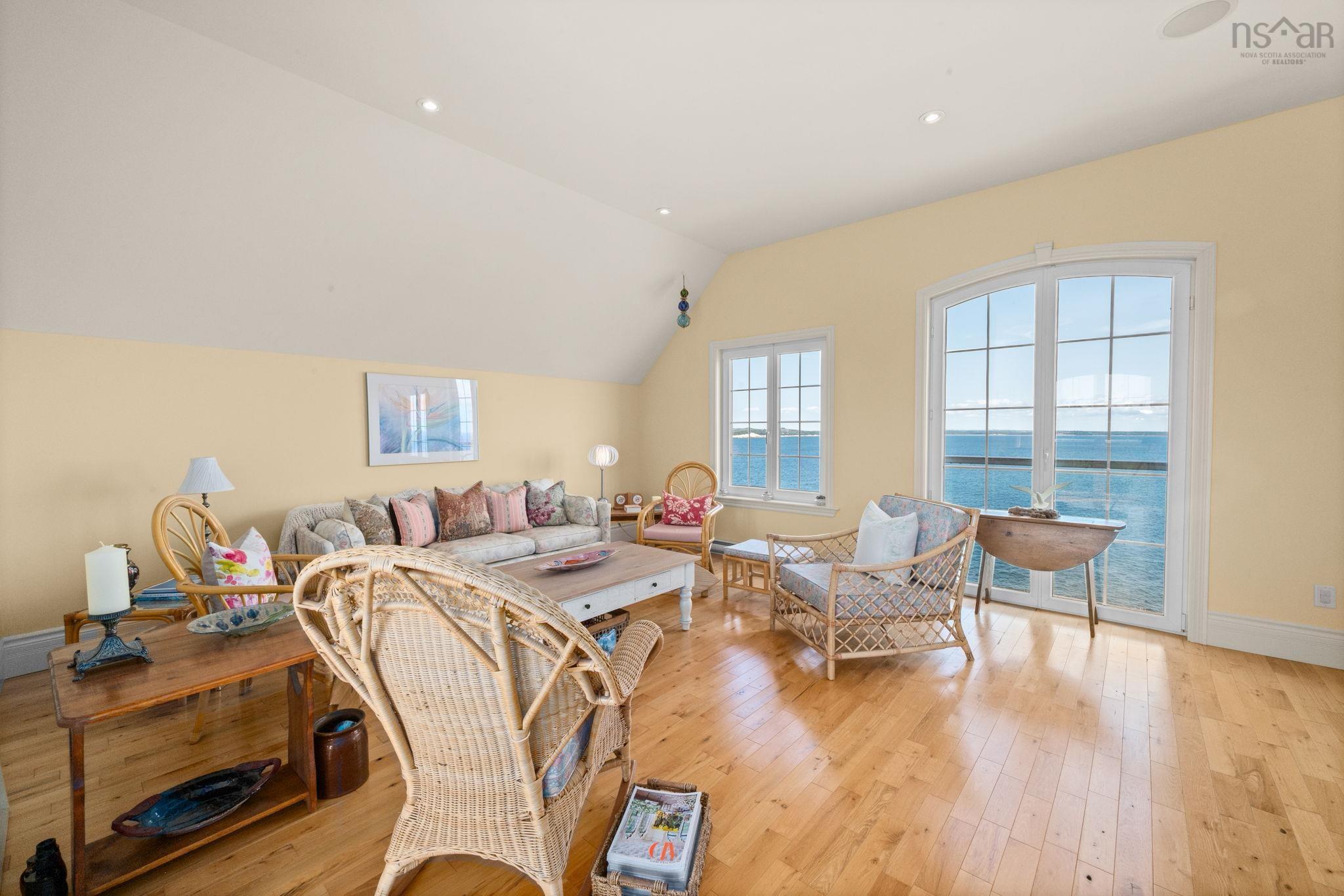 73 Kestrel Court photo #41