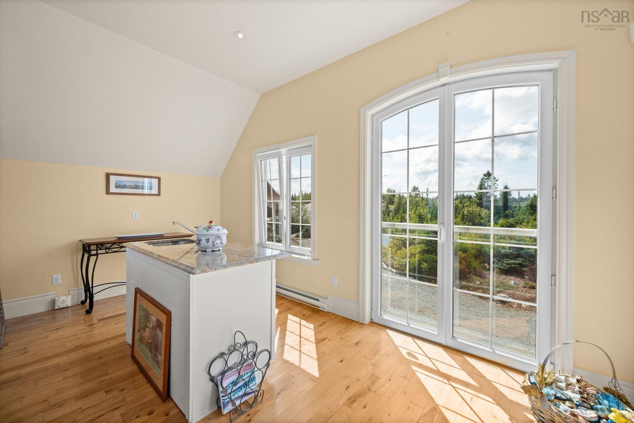 73 Kestrel Court photo #42