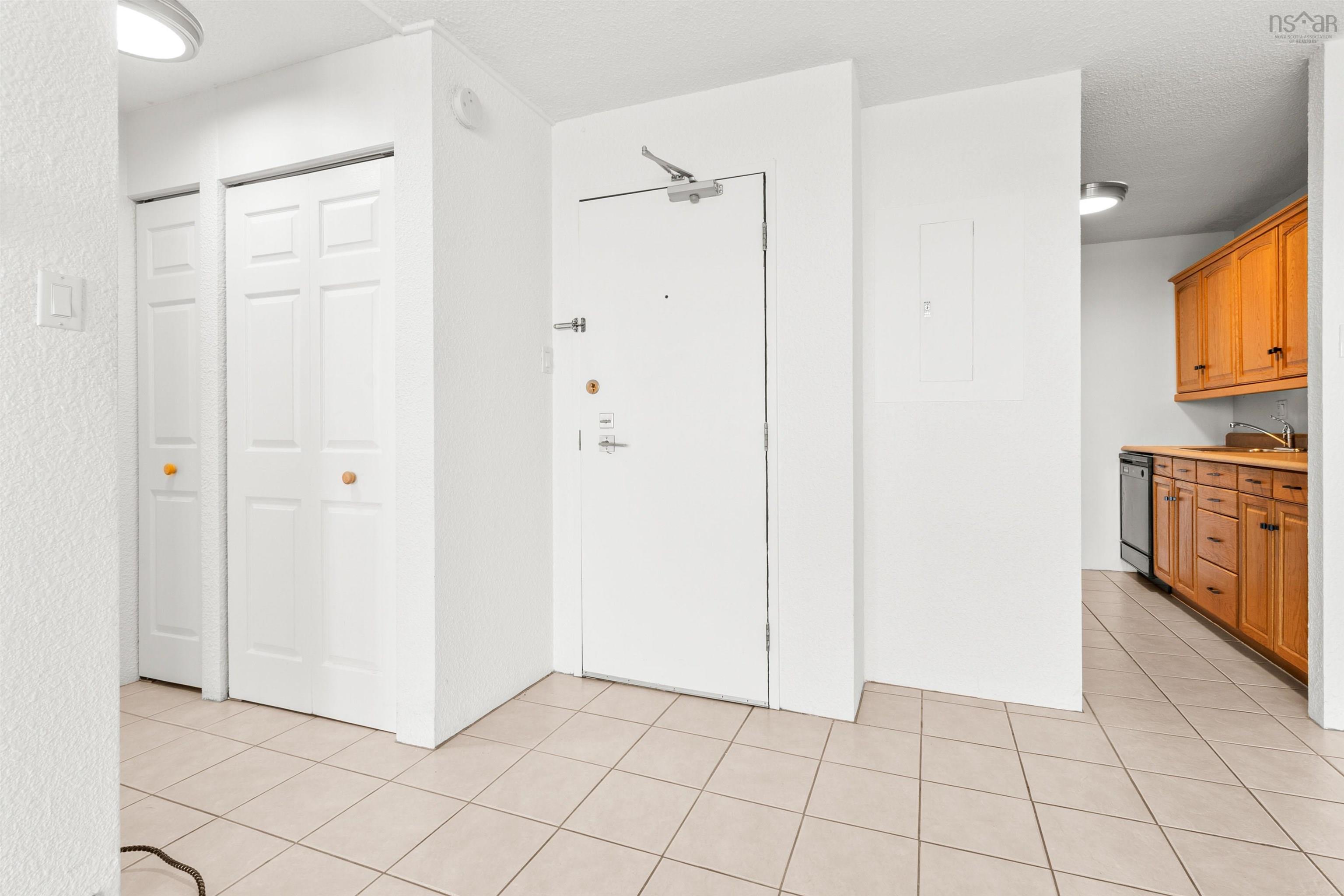 1202 5572 North Ridge Road photo #4