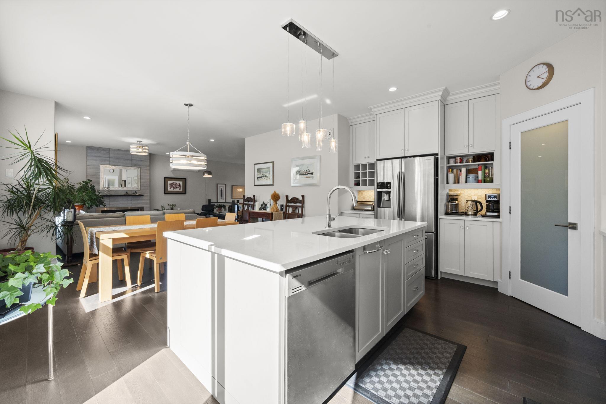 220 Maple Grove Avenue photo #16