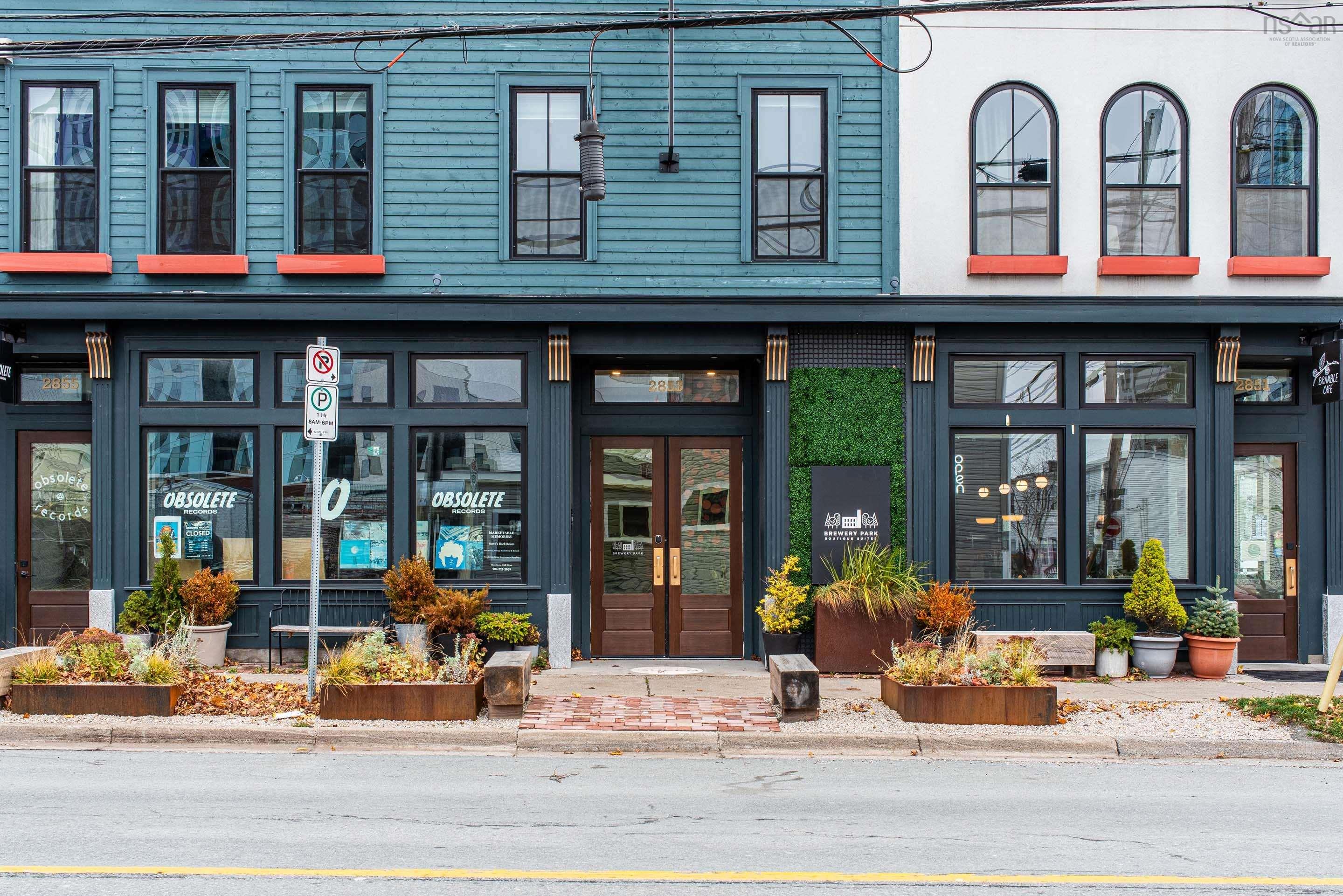 2851 Agricola Street photo #7