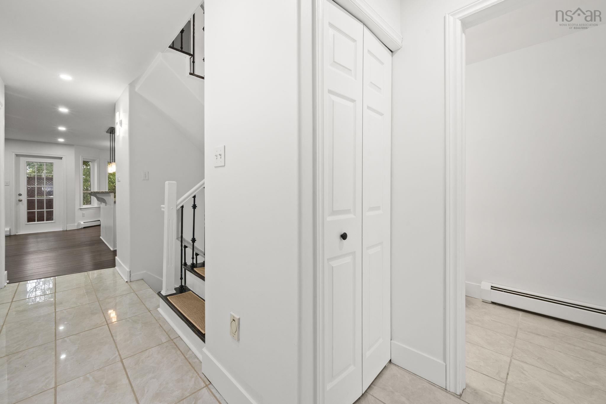 1 Glenbourne Court photo #22