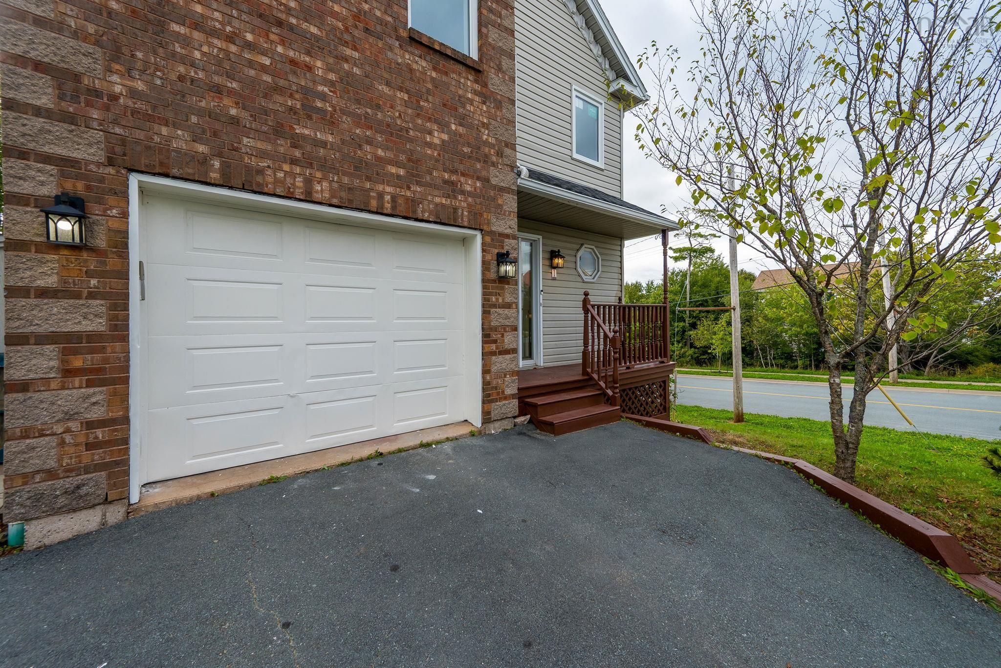 1 Glenbourne Court photo #38