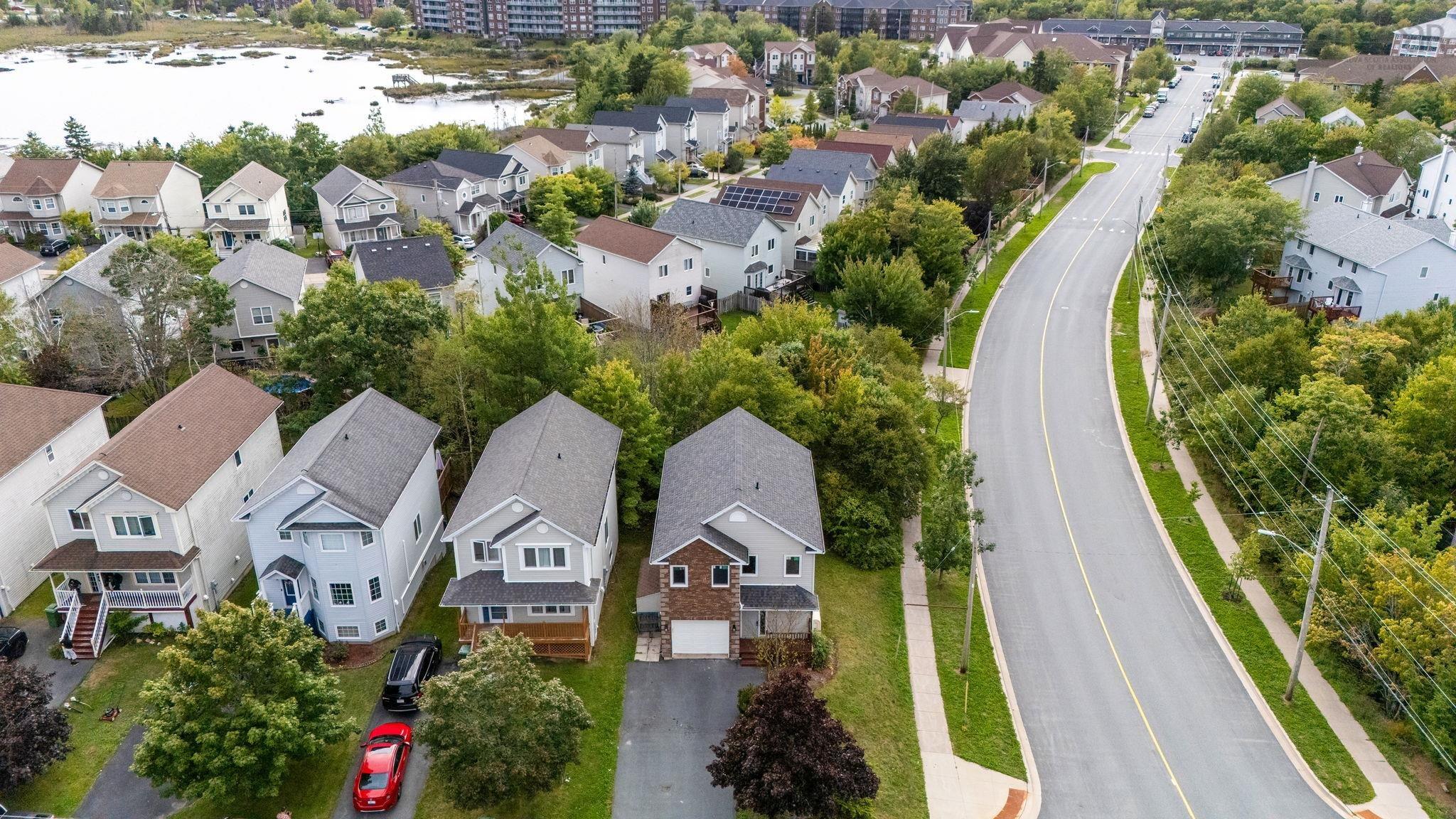 1 Glenbourne Court photo #44