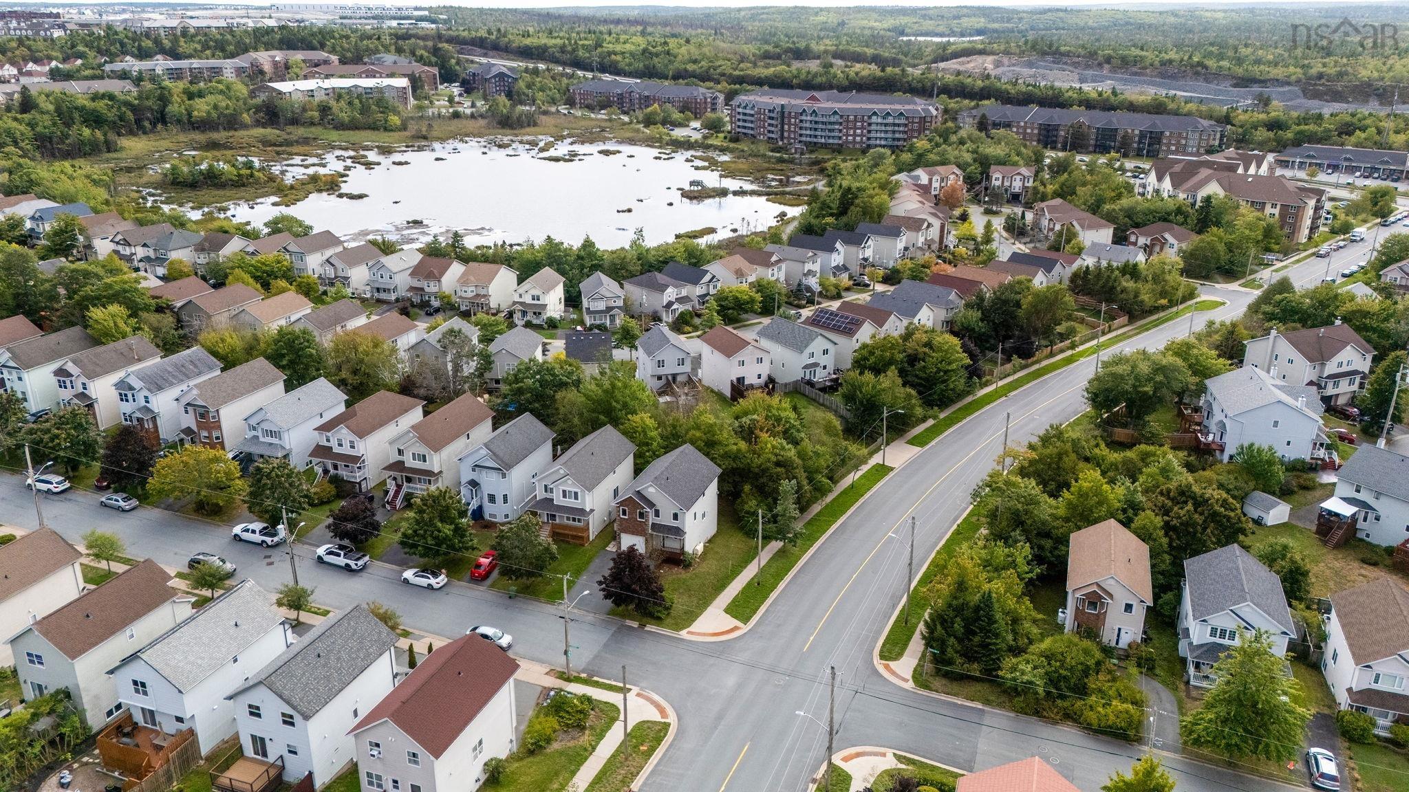 1 Glenbourne Court photo #45