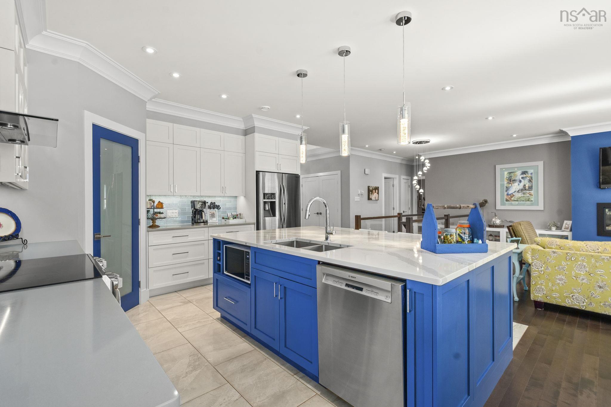 769 Lakeview Avenue photo #11