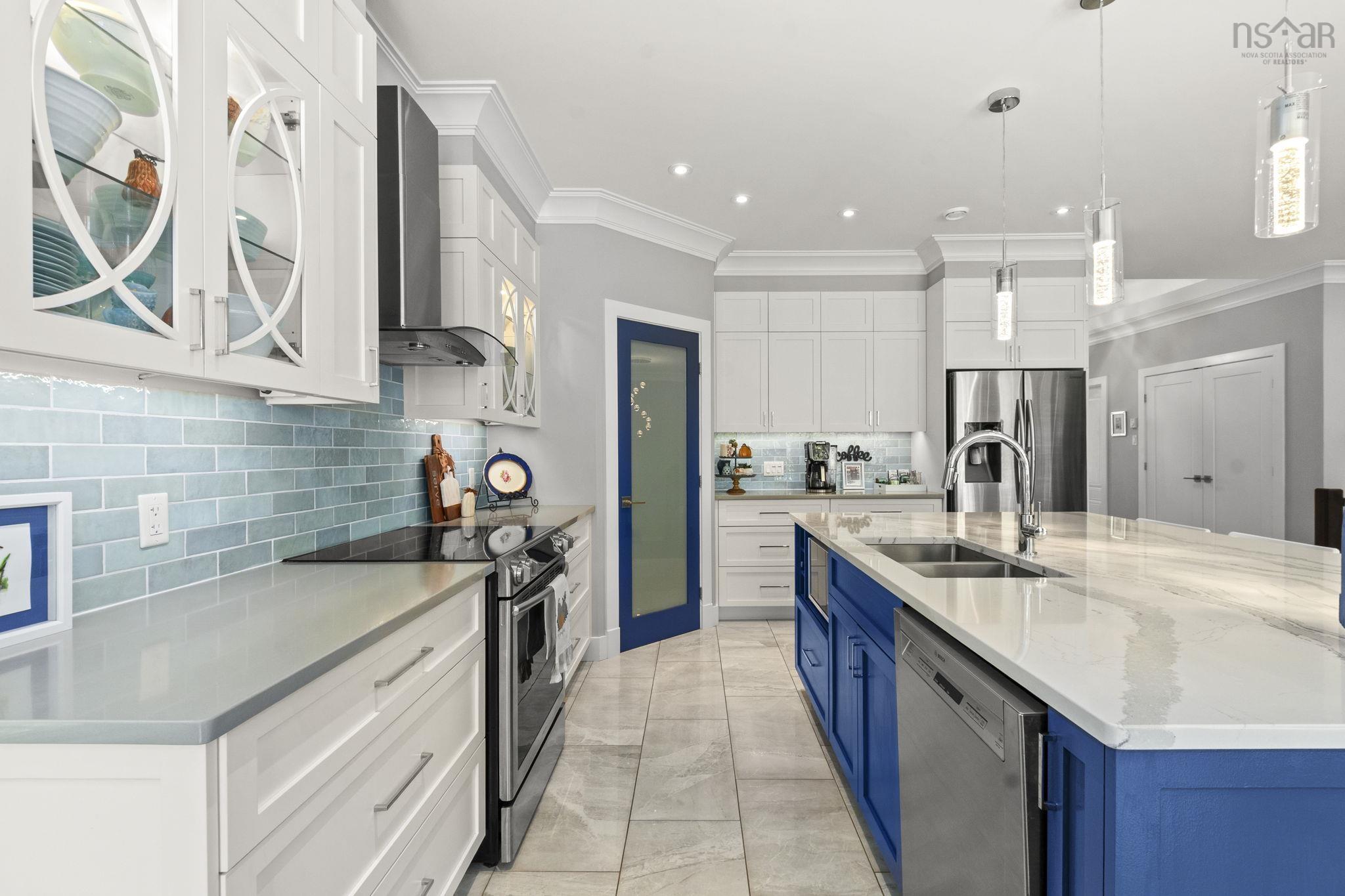 769 Lakeview Avenue photo #12