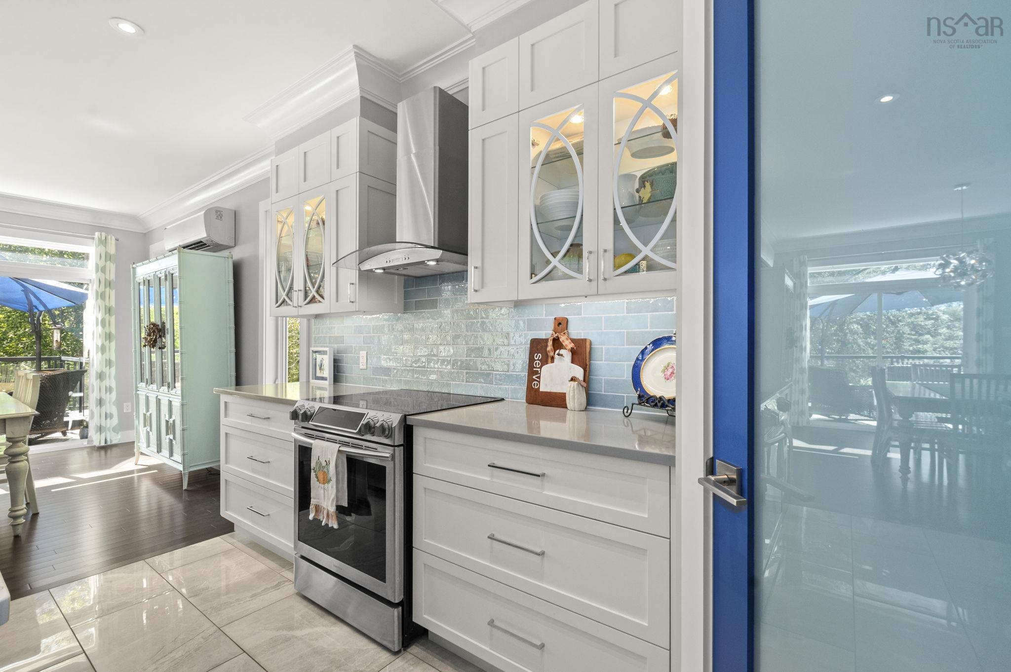 769 Lakeview Avenue photo #14