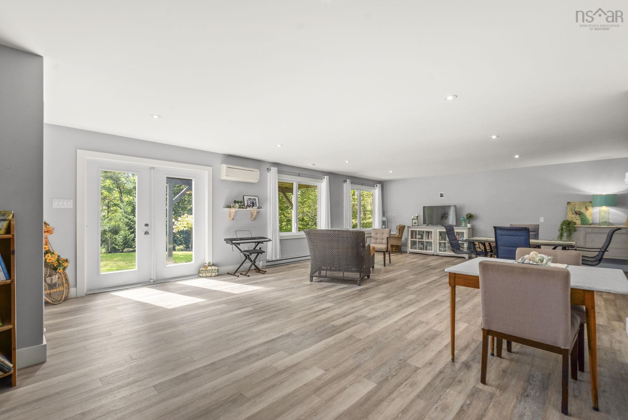 769 Lakeview Avenue photo #26