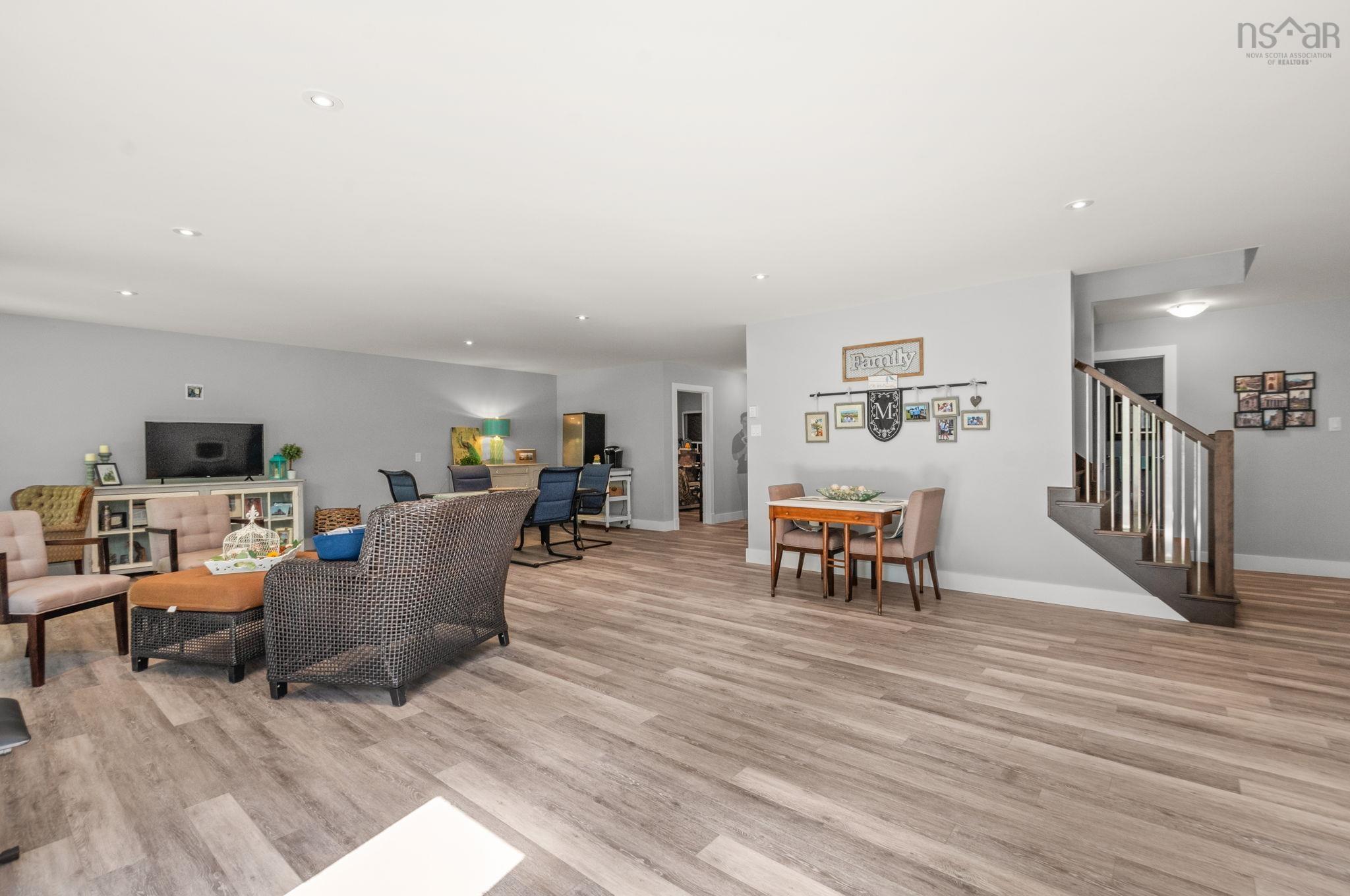 769 Lakeview Avenue photo #27