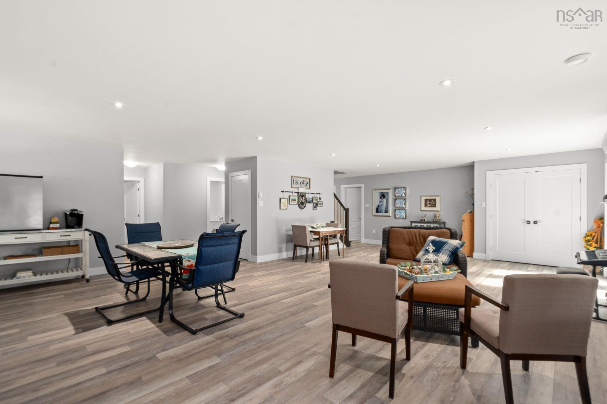 769 Lakeview Avenue photo #30