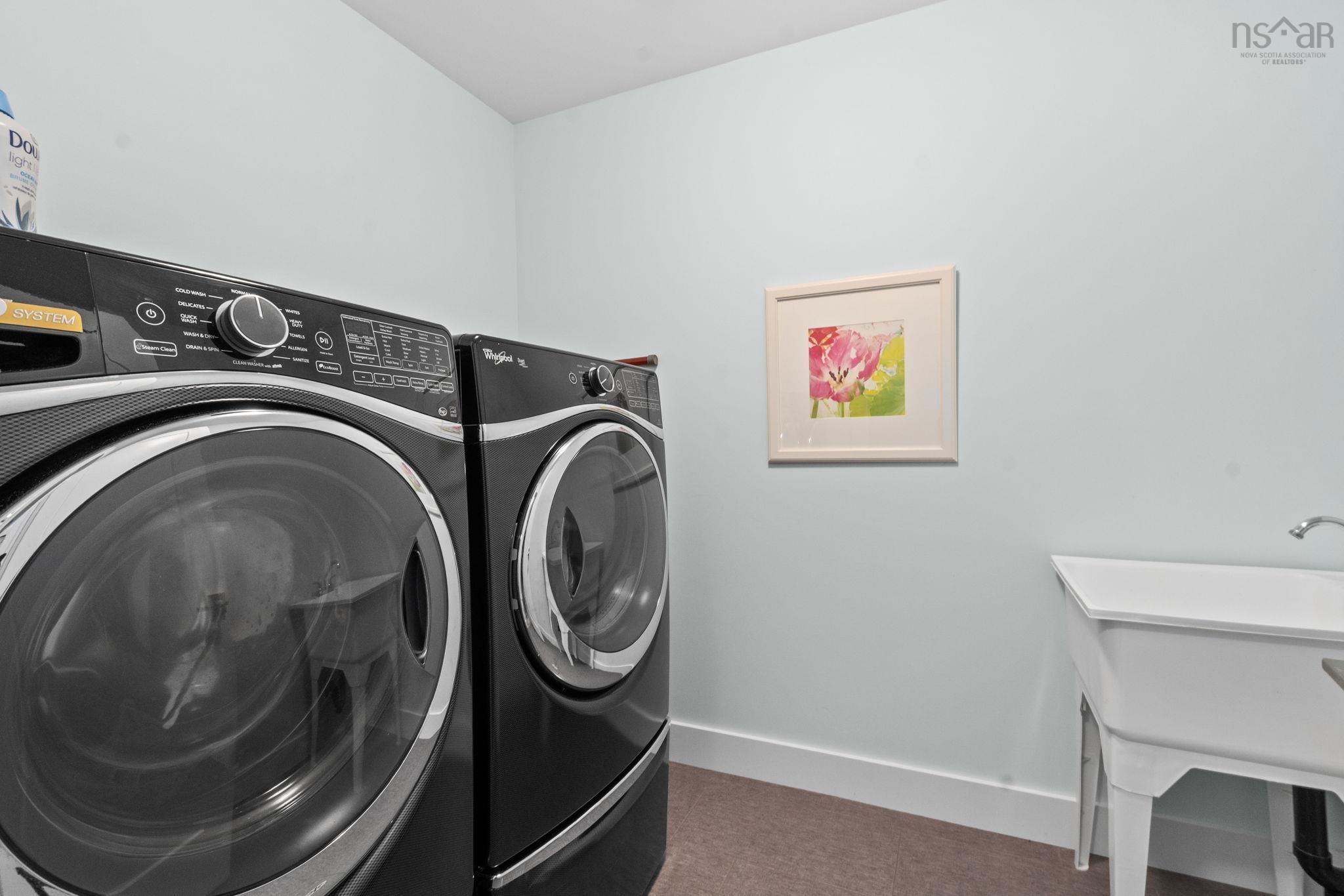 769 Lakeview Avenue photo #36