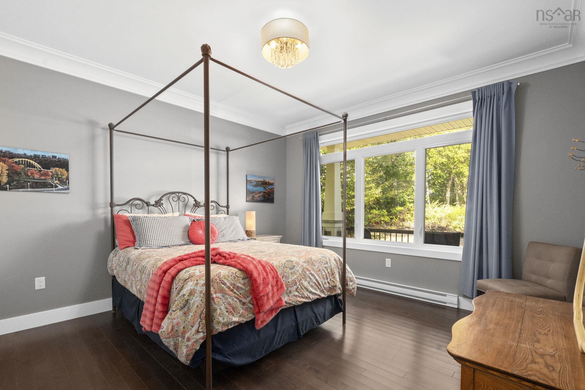 769 Lakeview Avenue photo #38