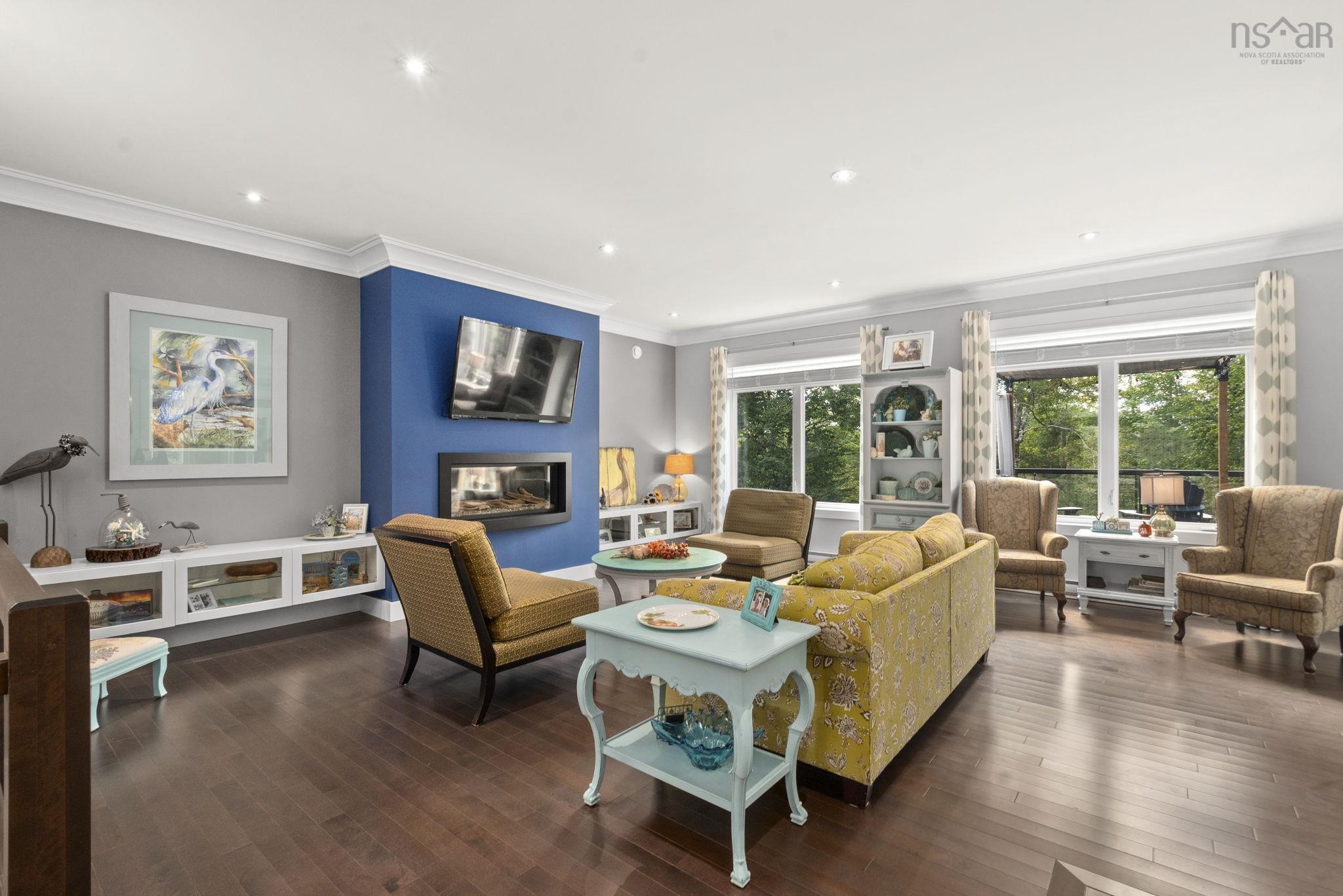 769 Lakeview Avenue photo #6