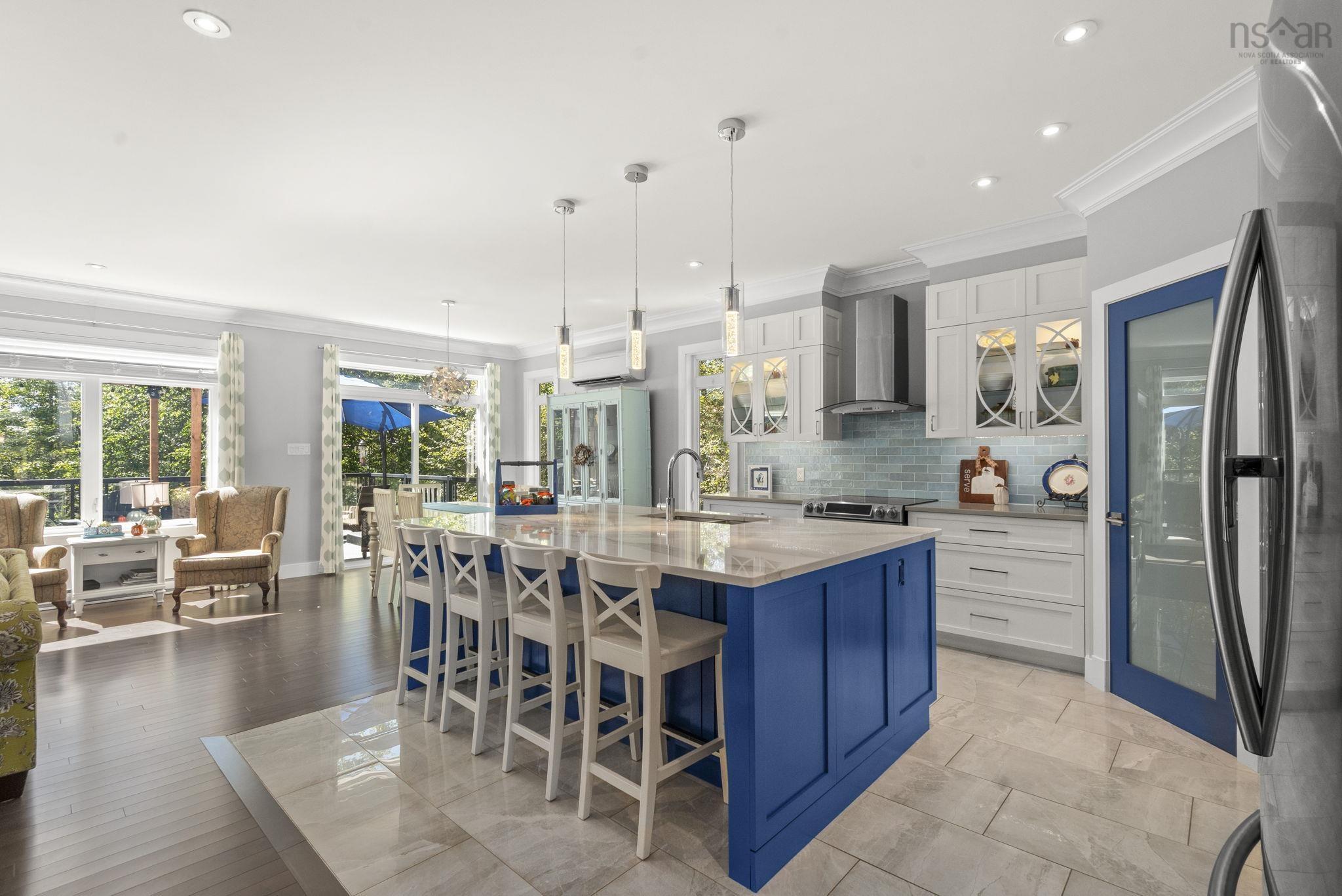 769 Lakeview Avenue photo #9